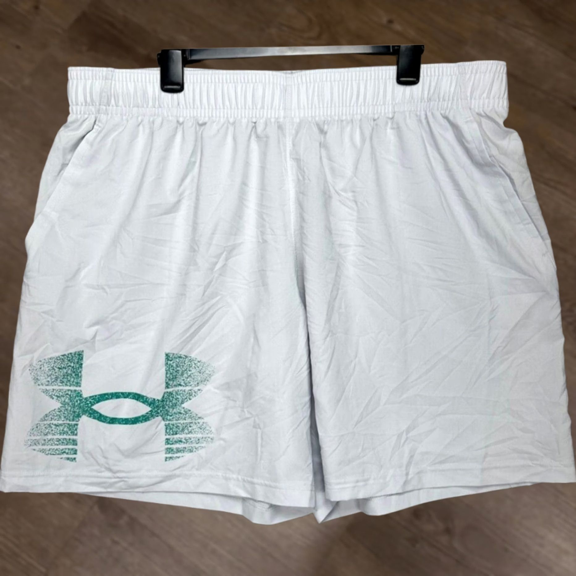 Under Armour Under Armour Shorts Mens 2XL Light Grey Athletic Elastic Waist Drawstring NEW Size US 39 - 1 Thumbnail