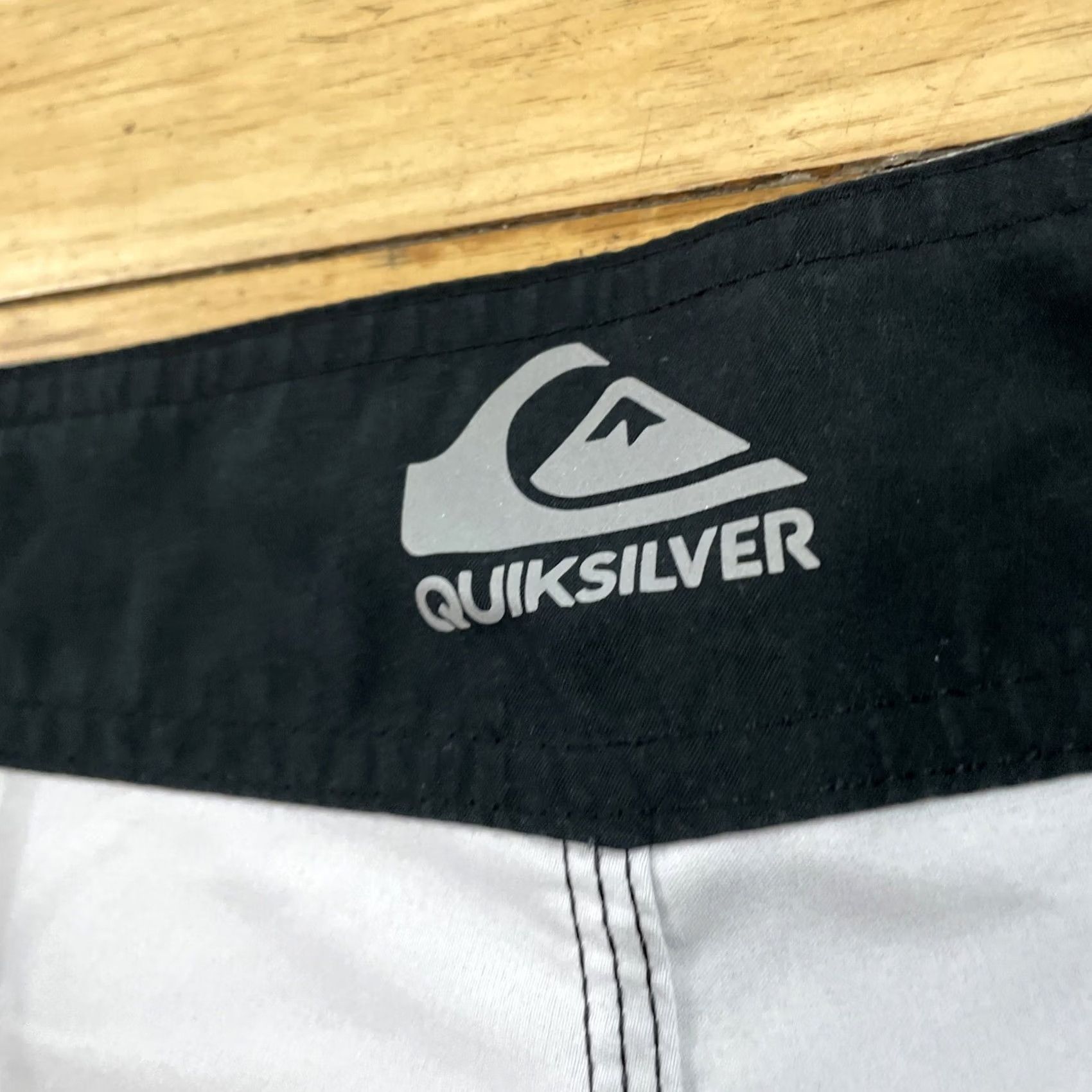 Quiksilver VINTAGE QUIKSILVER Board Shorts Men 30 Gray Black Plaid Active Swim Trunks Surf 30x10 Mens Size US 30 / EU 46 - 7 Thumbnail