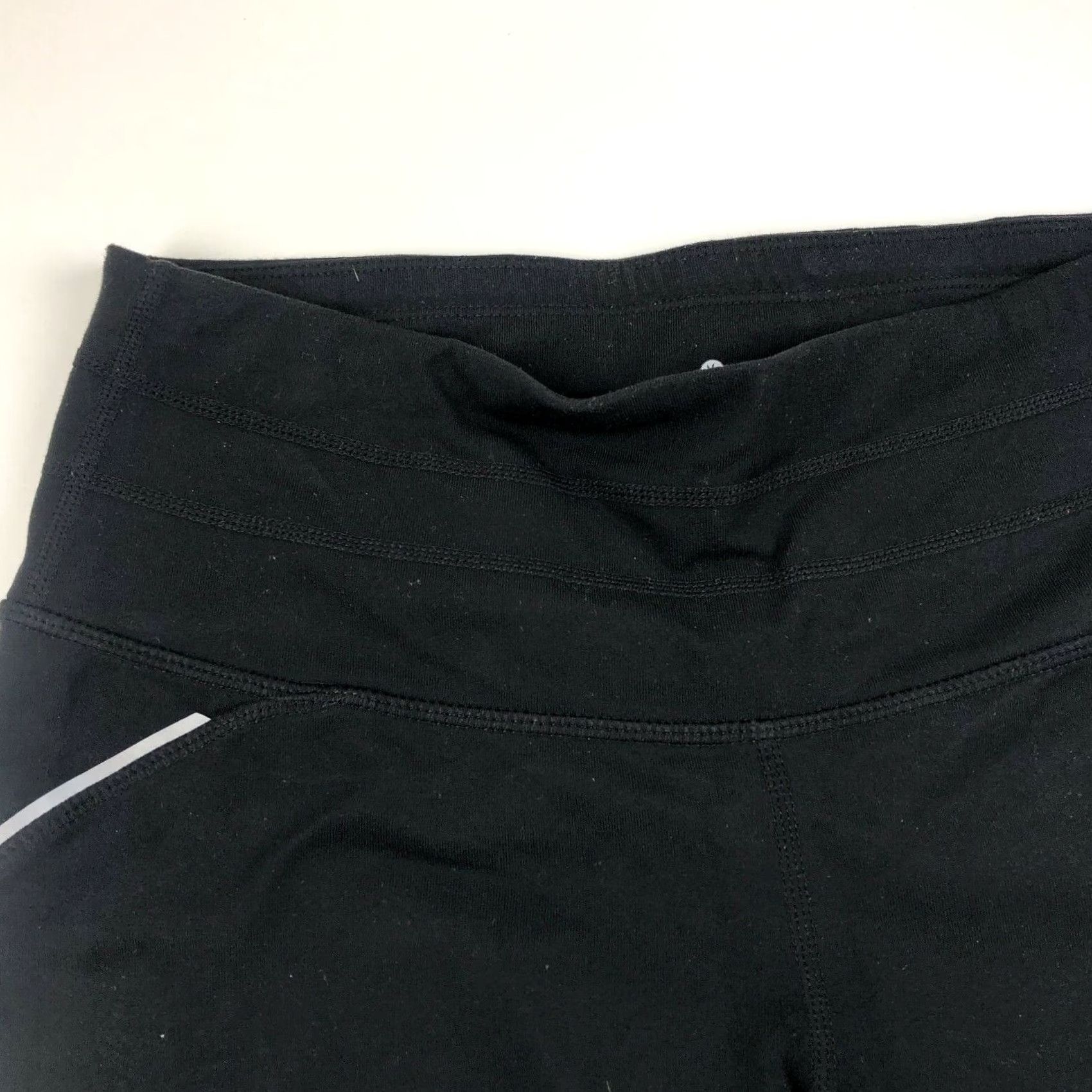Athleta Athleta Small Tag Size 26W 19L Crop Capri Athletic Legging Pants Women XS Regular Black Size 26" / US 2 / IT 38 - 4 Thumbnail