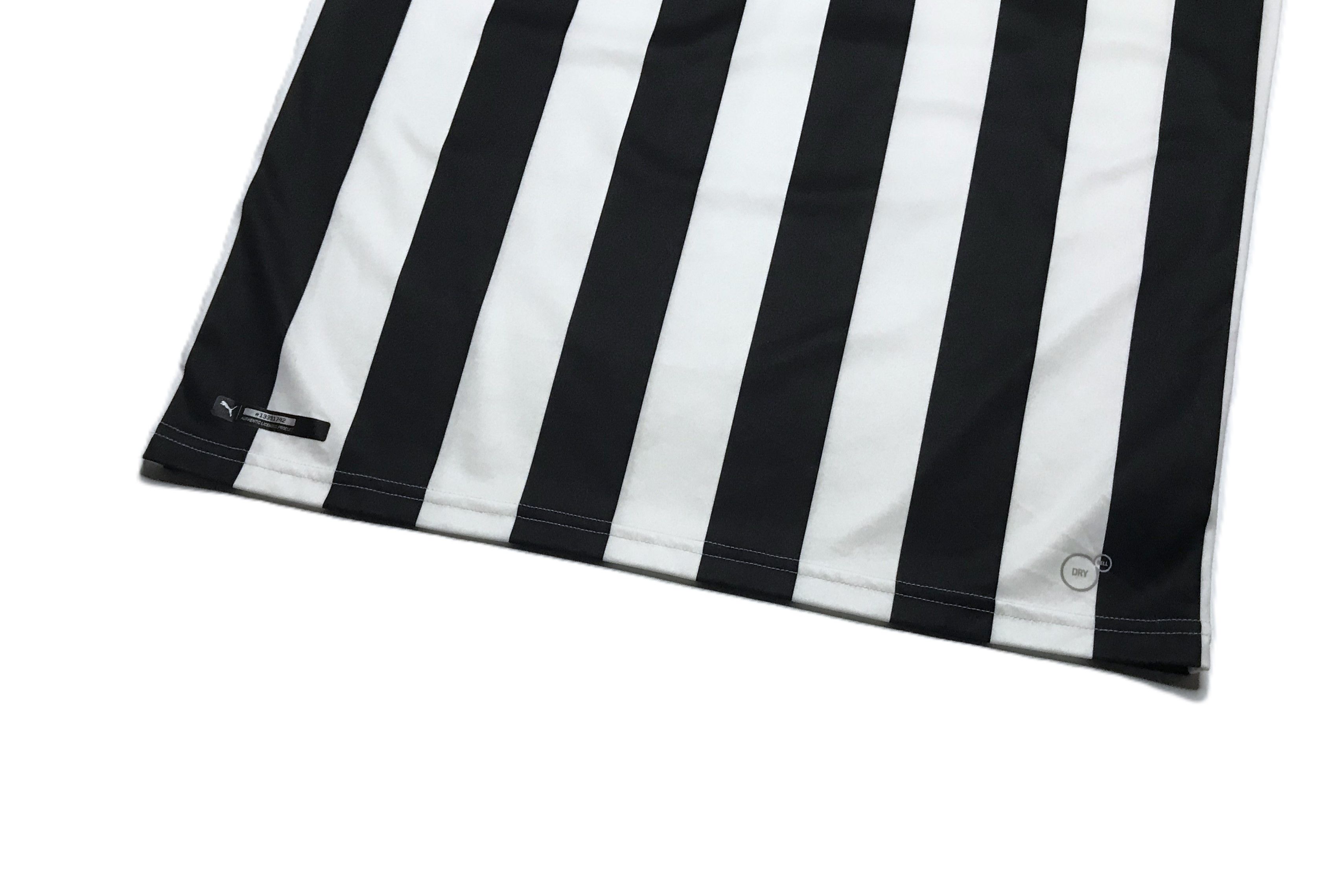 Puma Newcastle United Home 2018-19 Football Shirt Soccer Sz M Size US M / EU 48-50 / 2 - 6 Thumbnail