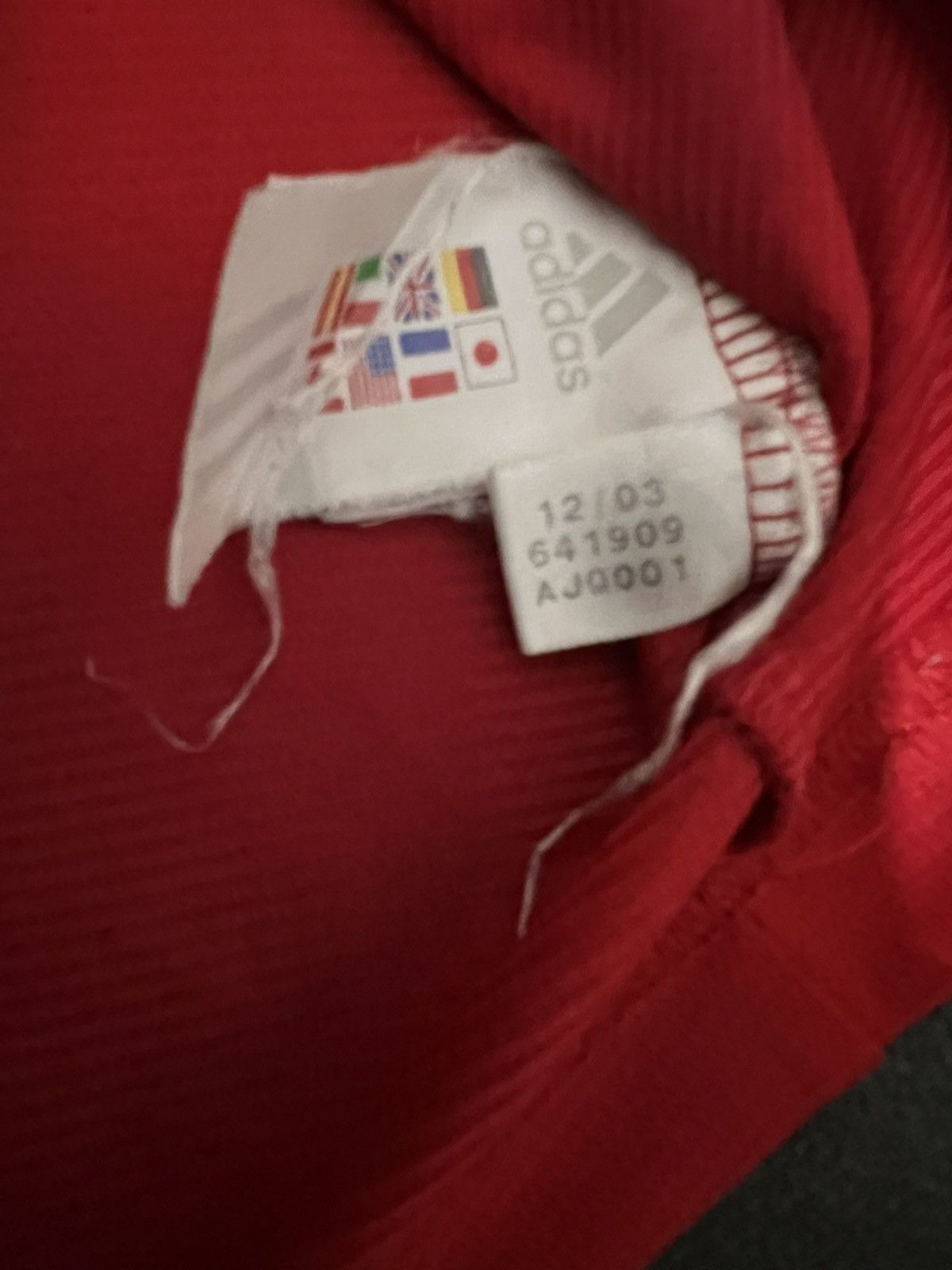 Adidas Vtg Adidas Spain training y2k WC Size US M / EU 48-50 / 2 - 4 Thumbnail