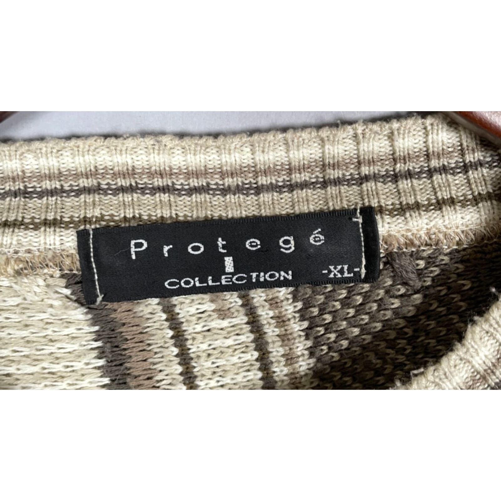 Coogi VINTAGE Protege Sweater Mens Large Beige 90s Cosby 3D Textured Acrylic Knit Style Mens Size US L / EU 52-54 / 3 - 3 Thumbnail