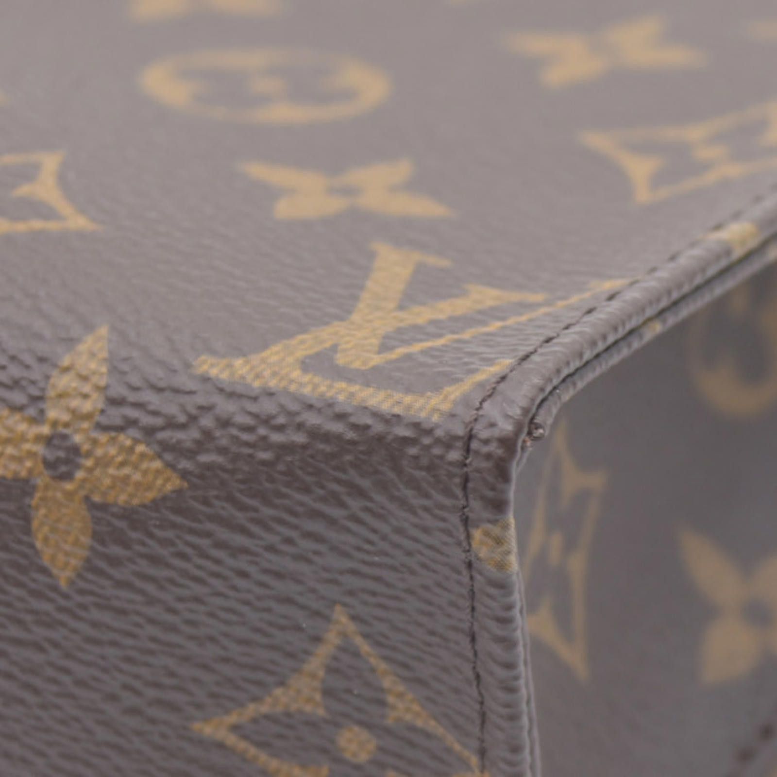 Louis Vuitton $885 Louis Vuitton Monogram Toiletry Pouch 19 Red RFID Size ONE SIZE - 9 Thumbnail