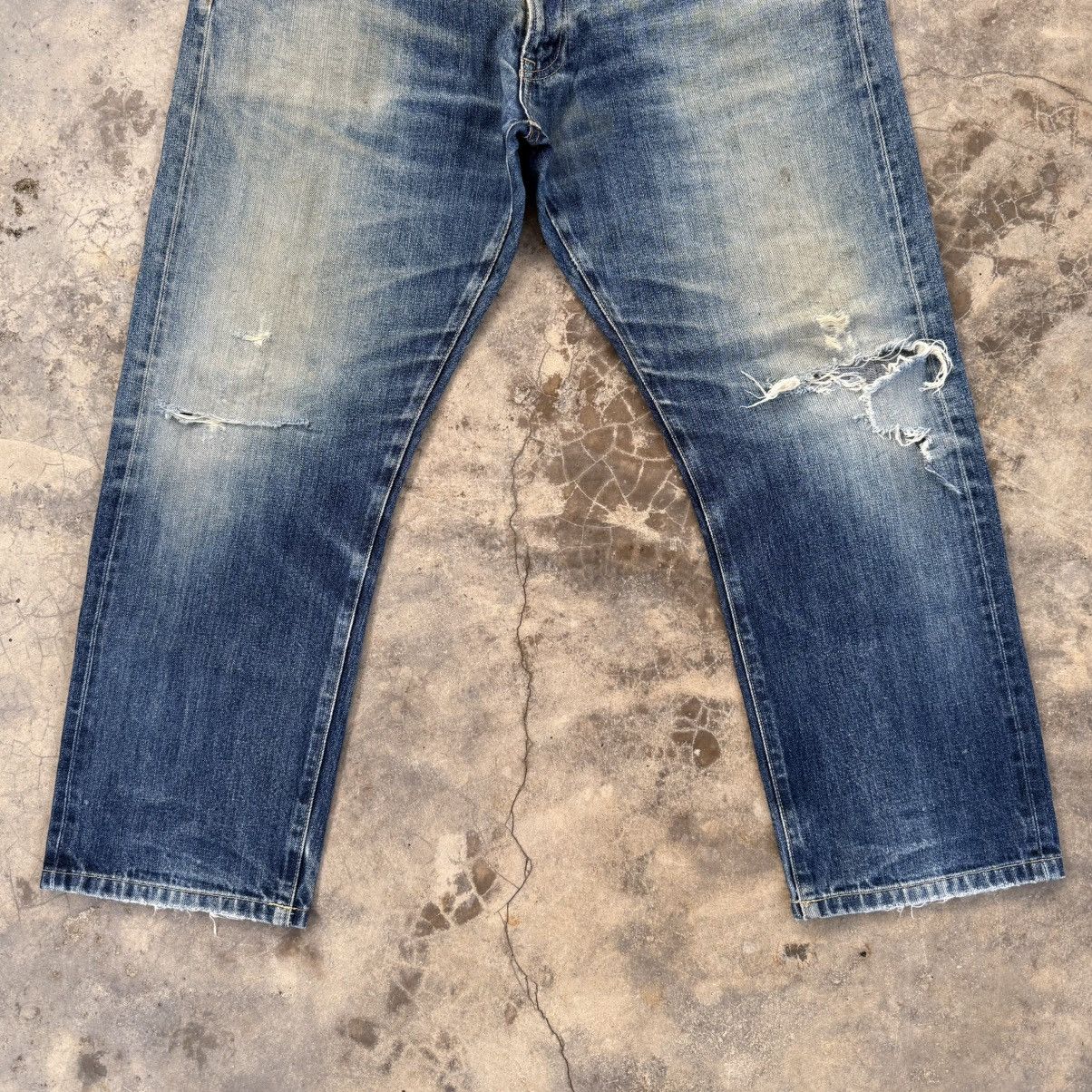 Japanese Brand VINTAGE JAPANESE FADED RIPPEP JEAN DENIM PANTS Size US 40 / EU 56 - 3 Thumbnail