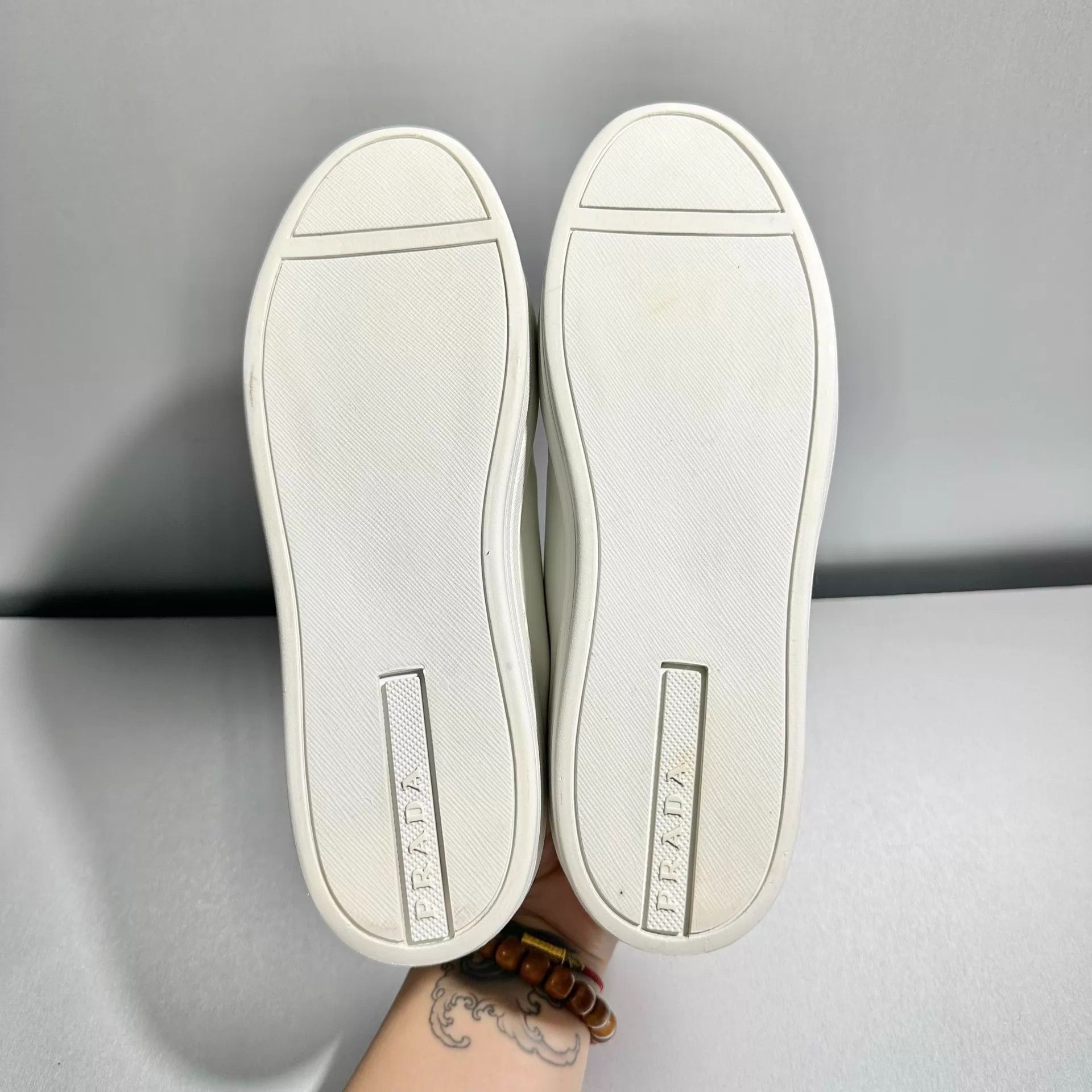 Prada Prada women's white sneakers 36 worn once X7425 Size US 5.5 / IT 35.5 - 7 Thumbnail