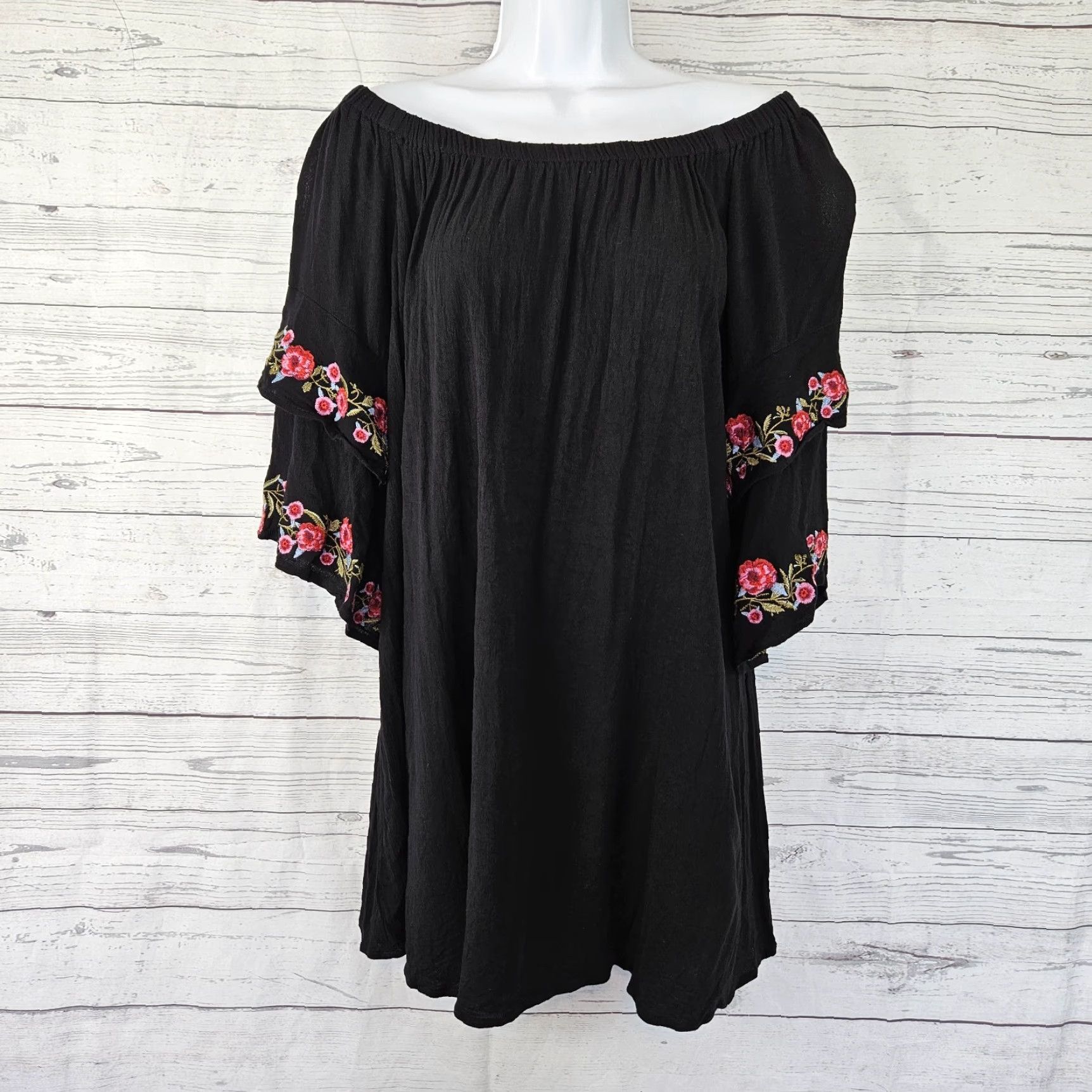 Pinko **Umgee Womens Off The Shoulder Large Black Embroidered Floral Top** User: Umgee Womens Off The Shoulder Large Black Embroidered Floral Top Size L / US 10 / IT 46 - 2 Thumbnail