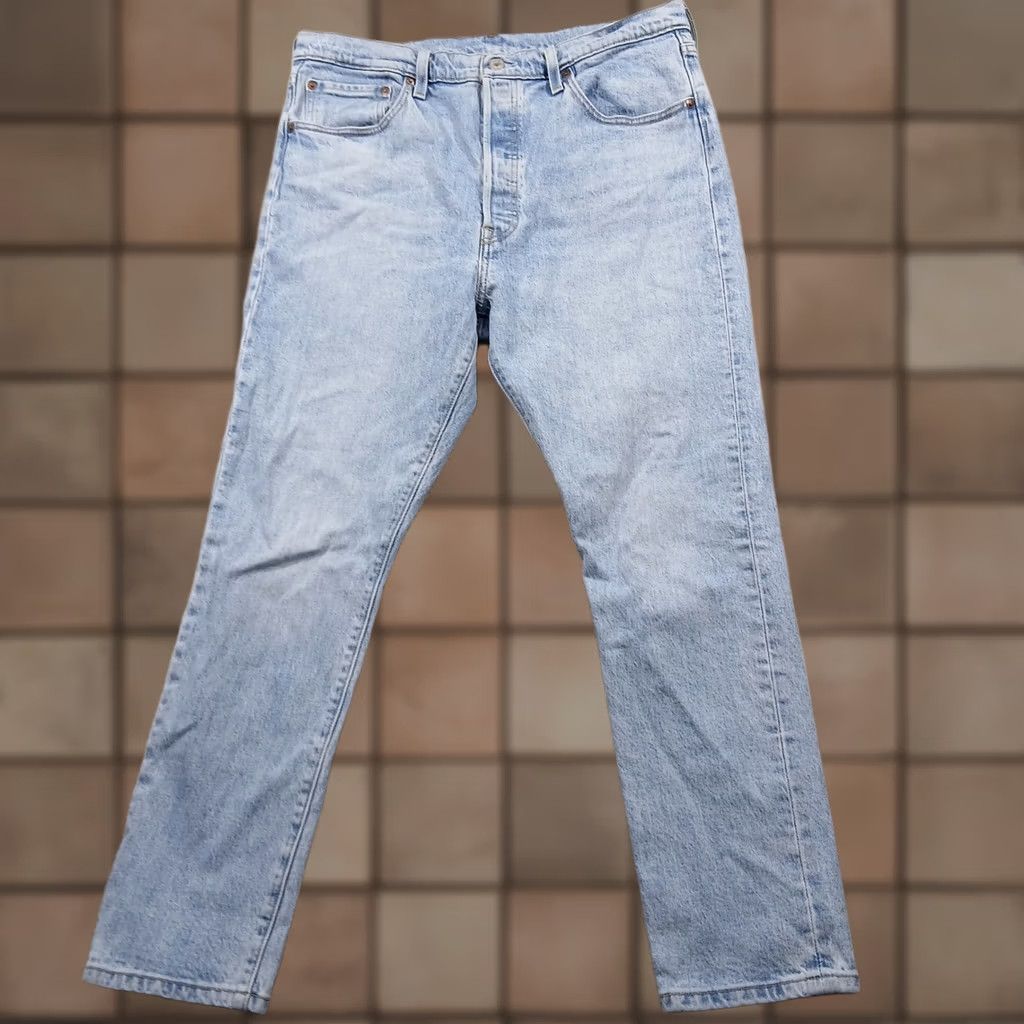 Levi's VINTAGE? No. Levi's 501 S Skinny Jeans Button Fly Light Wash Women W33 L28 EUC Size 24" / US 00 / IT 34 - 1 Thumbnail