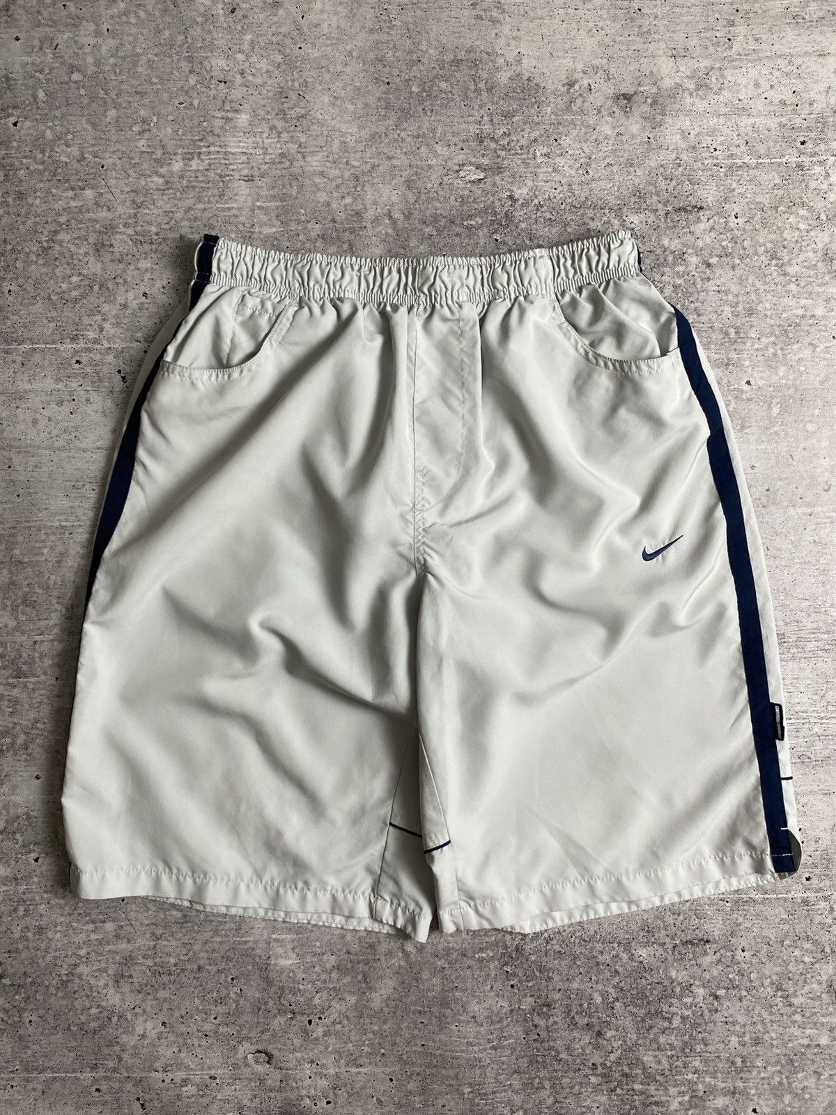 Nike Nike Vintage Shorts Size US 34 / EU 50 - 1 Thumbnail