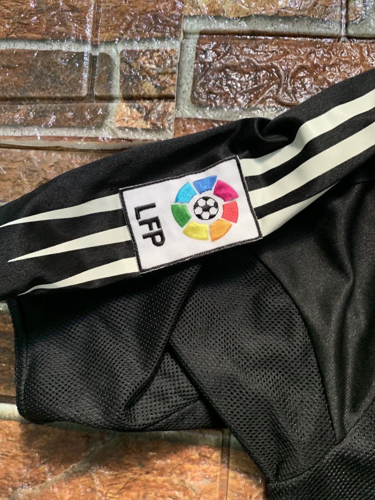 Adidas Real madrid 2004 away jersey Size US L / EU 52-54 / 3 - 6 Thumbnail