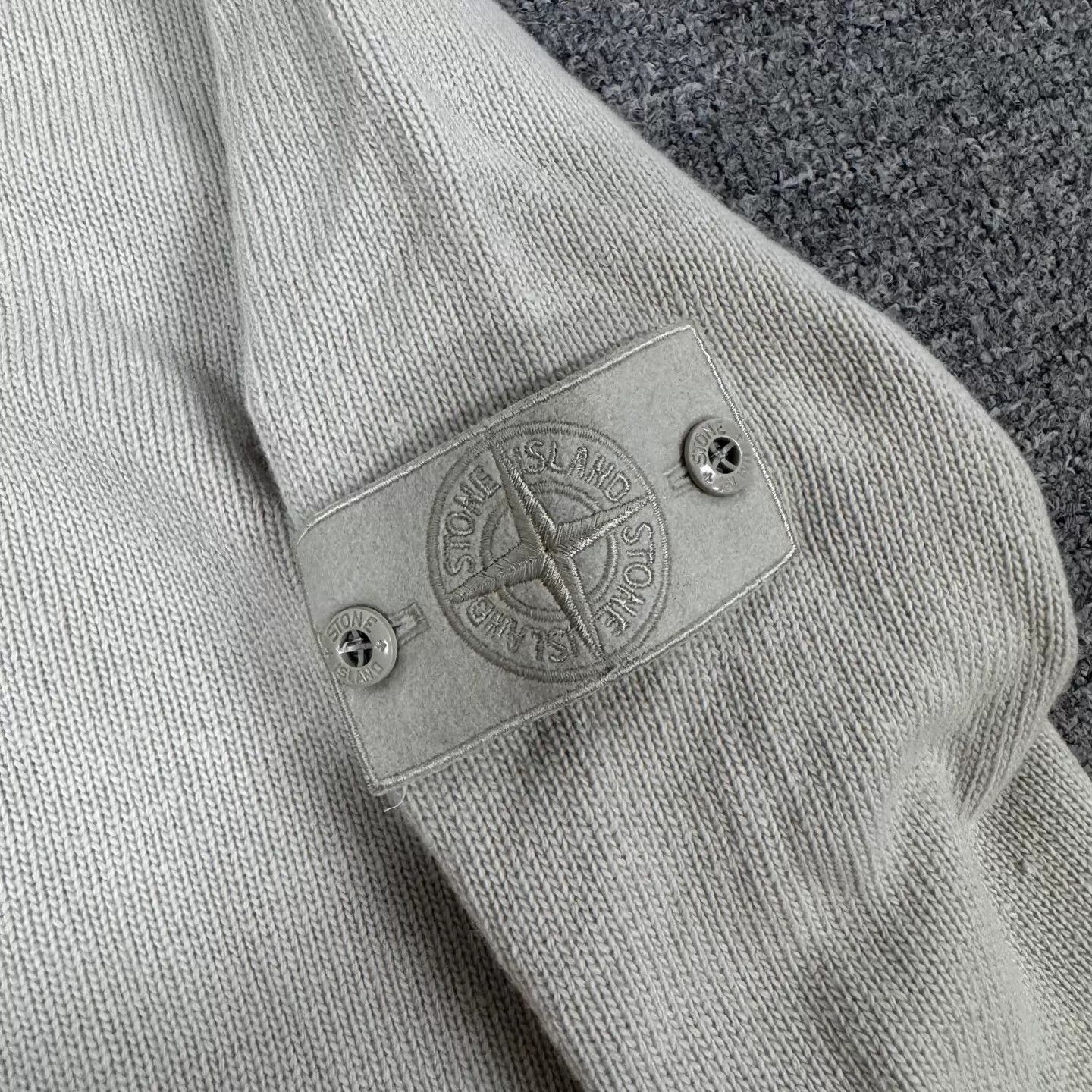 Stone Island Stone Island patch logo hooded zip jacket L Size US L / EU 52-54 / 3 - 5 Thumbnail