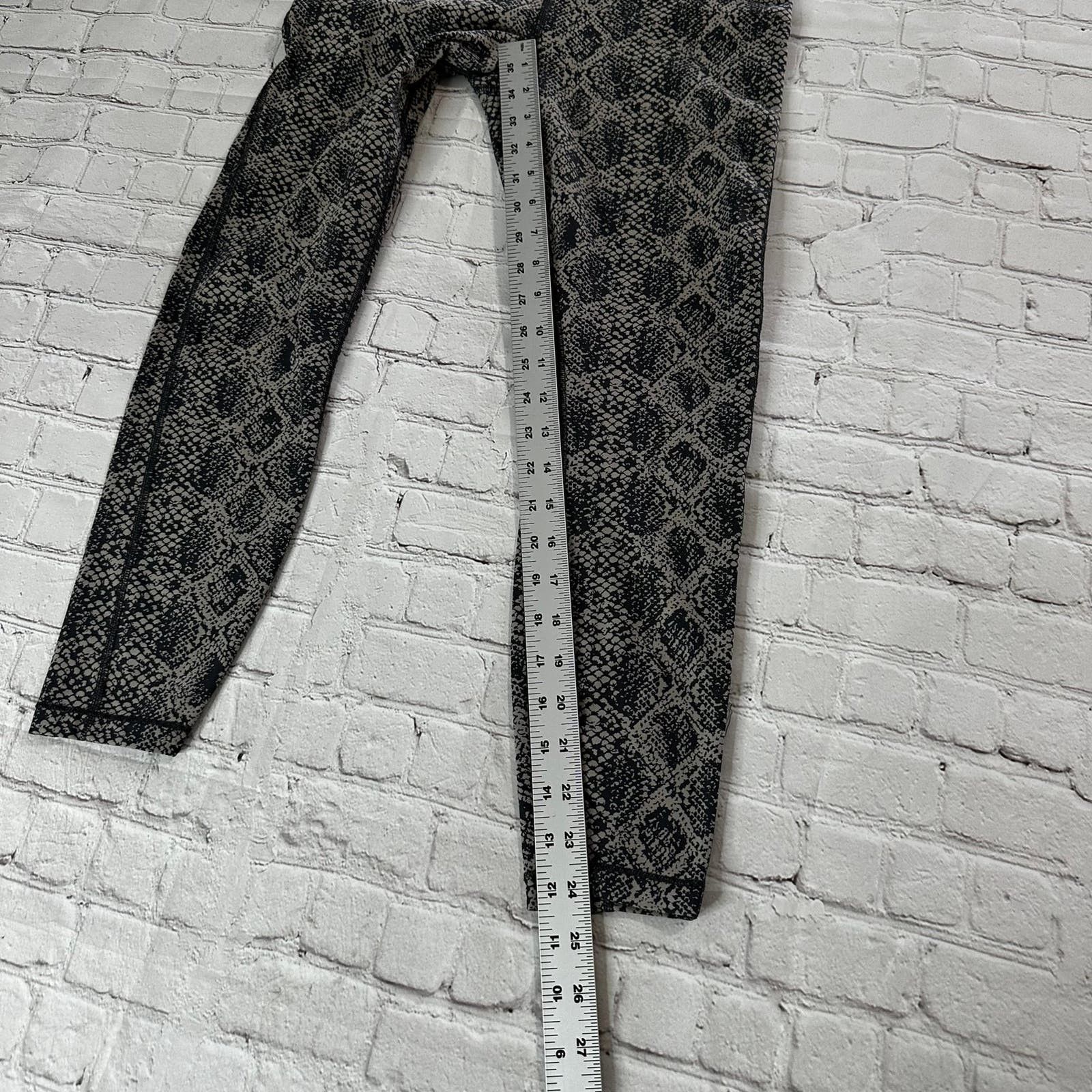 Athleta Athleta leggings size small Size 28" / US 6 / IT 42 - 6 Thumbnail