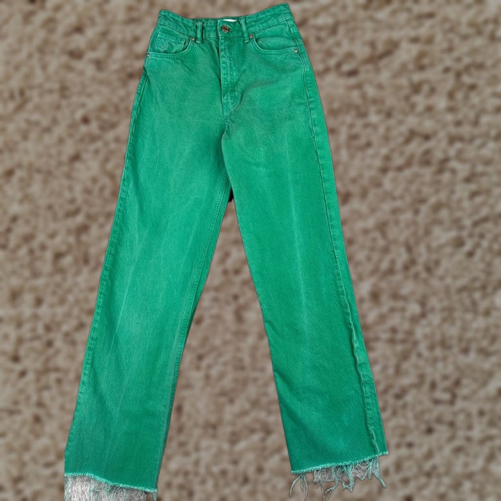 Zara Zara Jeans Women Green Denim Straight Leg High Rise 24x30 Jeans Womens 90s Distressed Pockets Button Zip Fly Cotton Blend Regular Rise LowLabel? Size 26" / US 2 / IT 38 - 1 Thumbnail