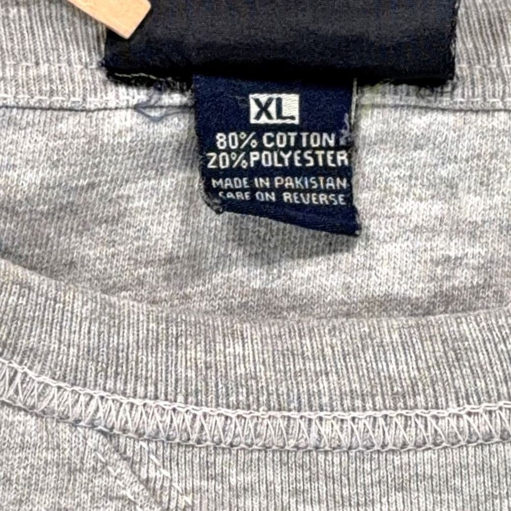Vintage VINTAGE Famous Daves Sweater Adult EXTRA LARGE Gray Sweatshirt Y2K Size US XL / EU 56 / 4 - 7 Thumbnail