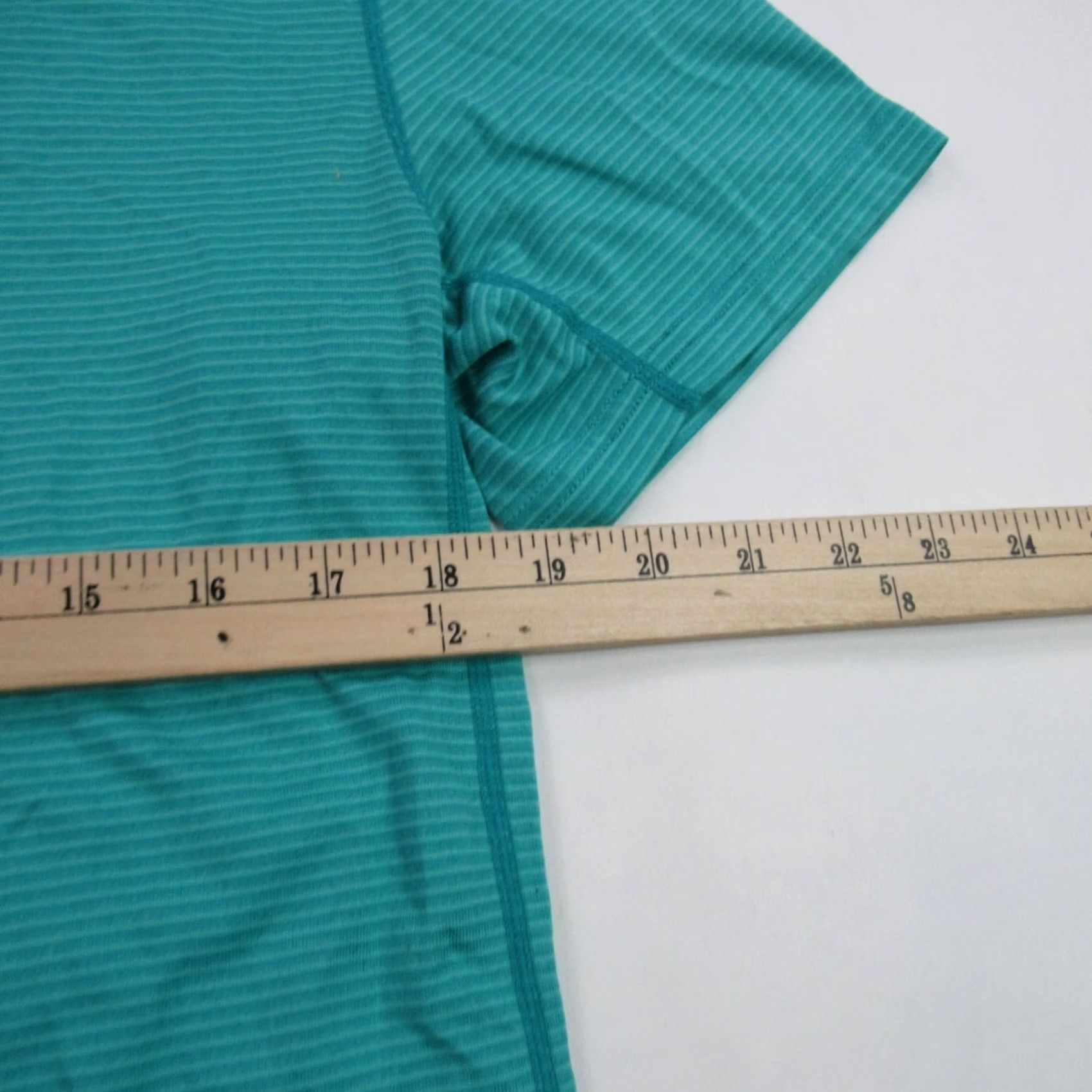Nike Nike Shirt Mens Medium Stripes Short Sleeve Crew Neck Lightweight Size US M / EU 48-50 / 2 - 5 Thumbnail