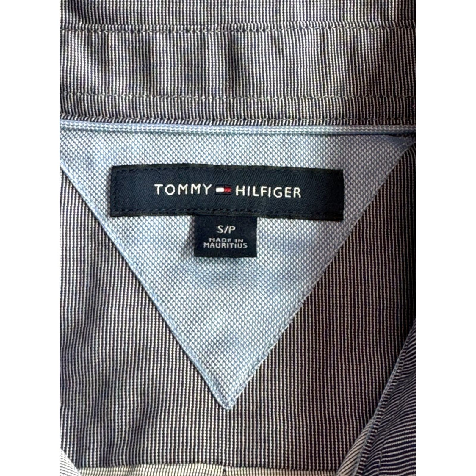 Tommy Hilfiger Tommy Hilfiger Dress Shirt Long Sleeve Button Up Gray Mens S M Regular Cotton Blend Size US M / EU 48-50 / 2 - 3 Thumbnail