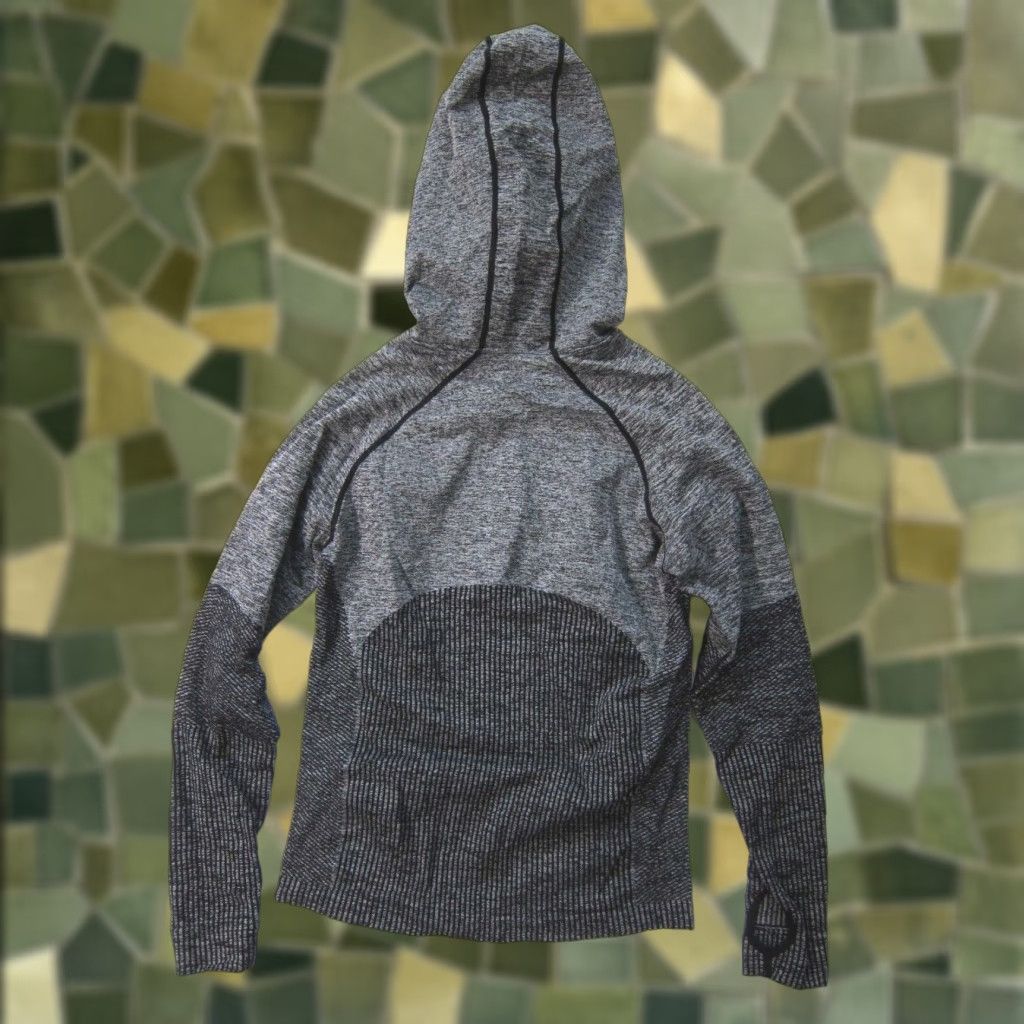Fabletics Fabletics Sweatshirt Grey Black Nylon Stretch Thumb Hole Sleeve Hooded Women M Size M / US 6-8 / IT 42-44 - 1 Thumbnail