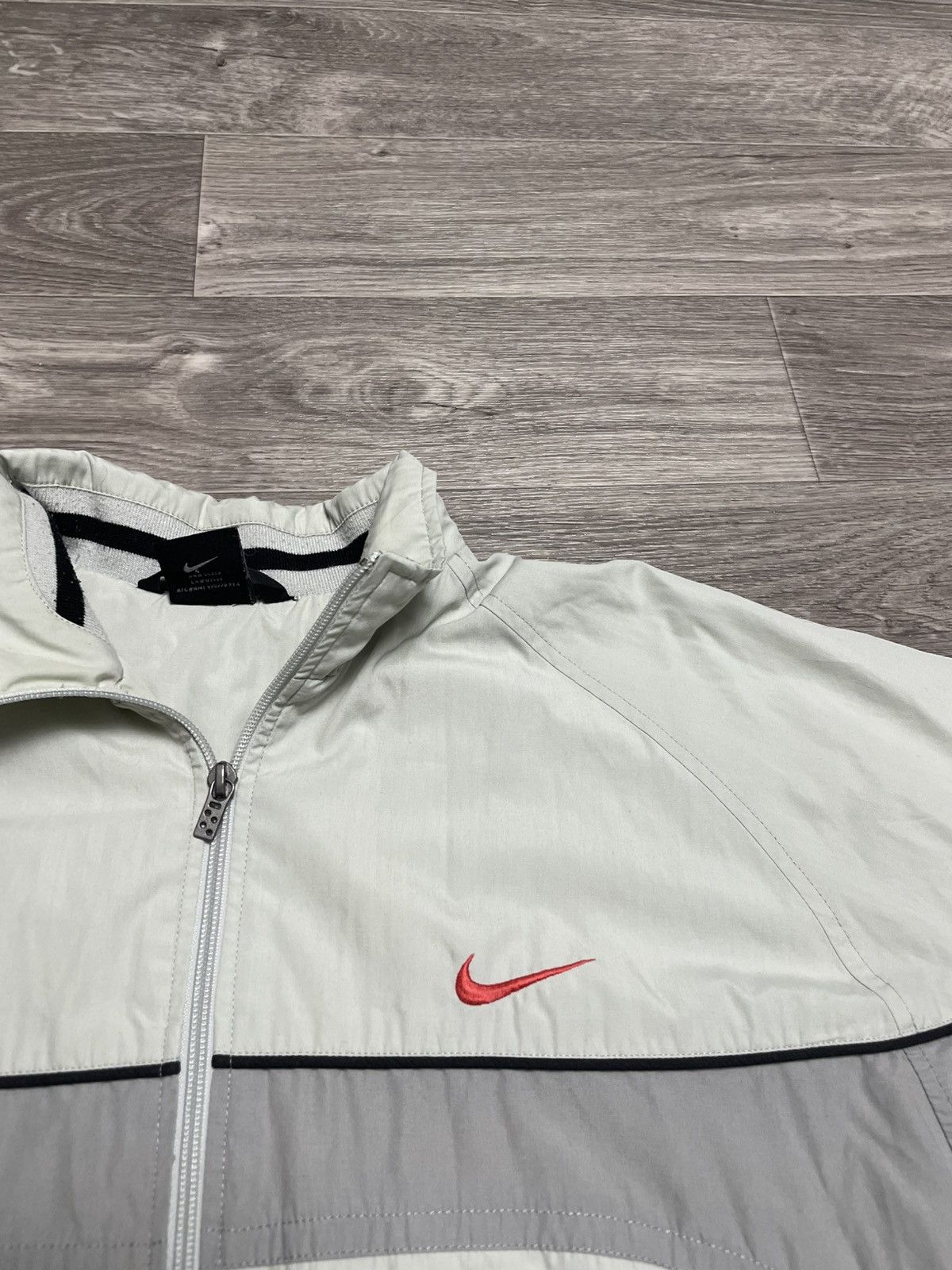 Nike Vintage Nike Swoosh Logo Retro Light Jacket 00s Size US S / EU 44-46 / 1 - 10 Thumbnail