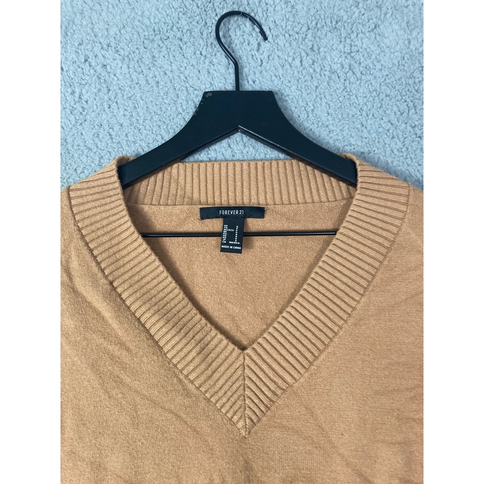 Forever 21 Forever 21 Beige V-Neck Sweater Vest Women's S Rayon Size S / US 4 / IT 40 - 4 Thumbnail