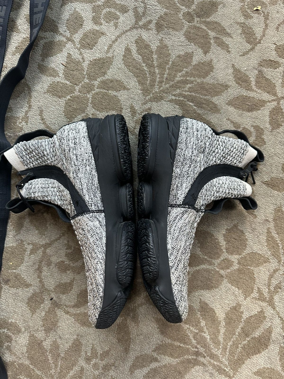 Kith × Nike Kith x LeBron Lifestyle 15 'Concrete' Size US 12 / EU 45 - 4 Thumbnail