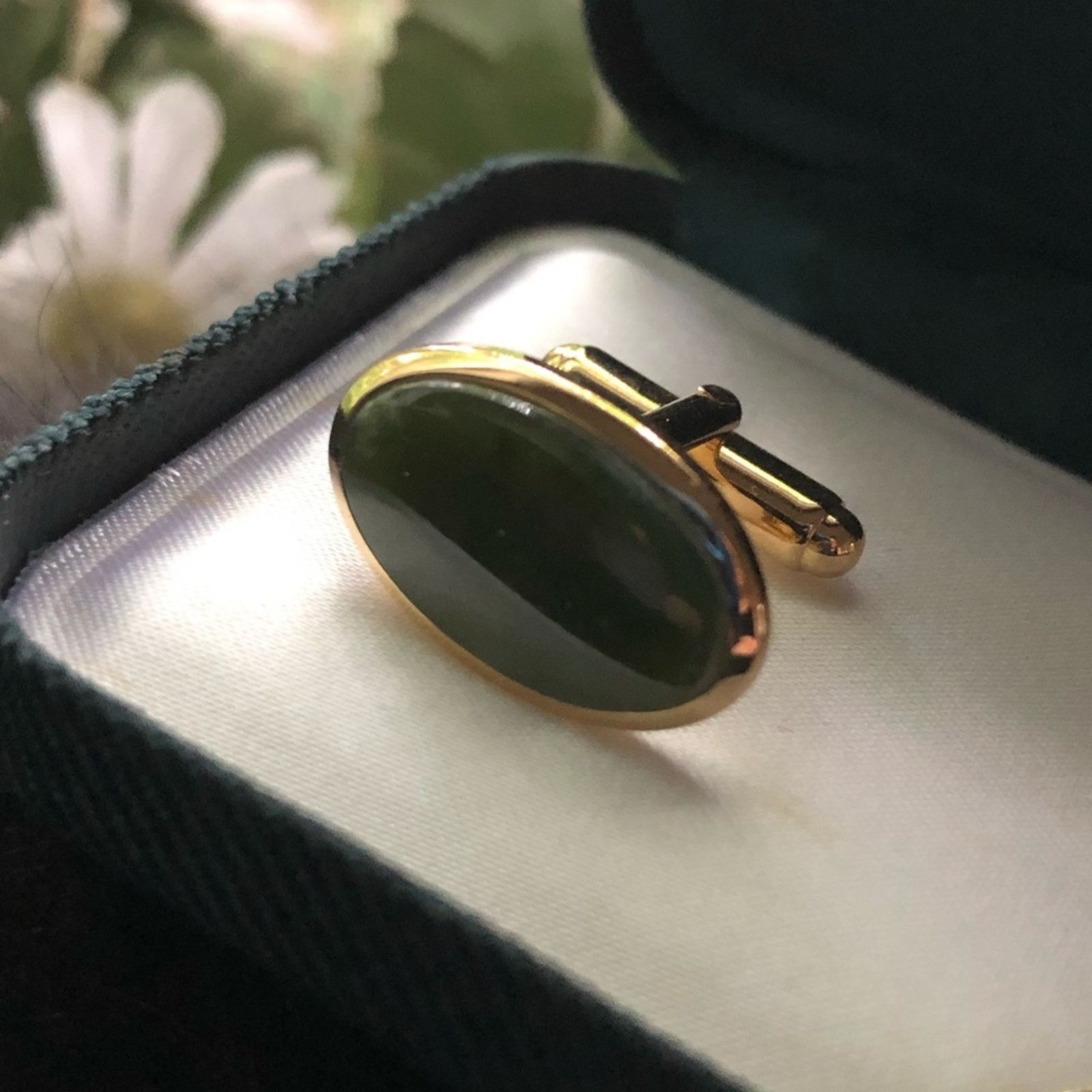 Jewelry Vintage men’s Ariki Nephrite jade 22kt gold cuff links NIB Size ONE SIZE - 4 Thumbnail