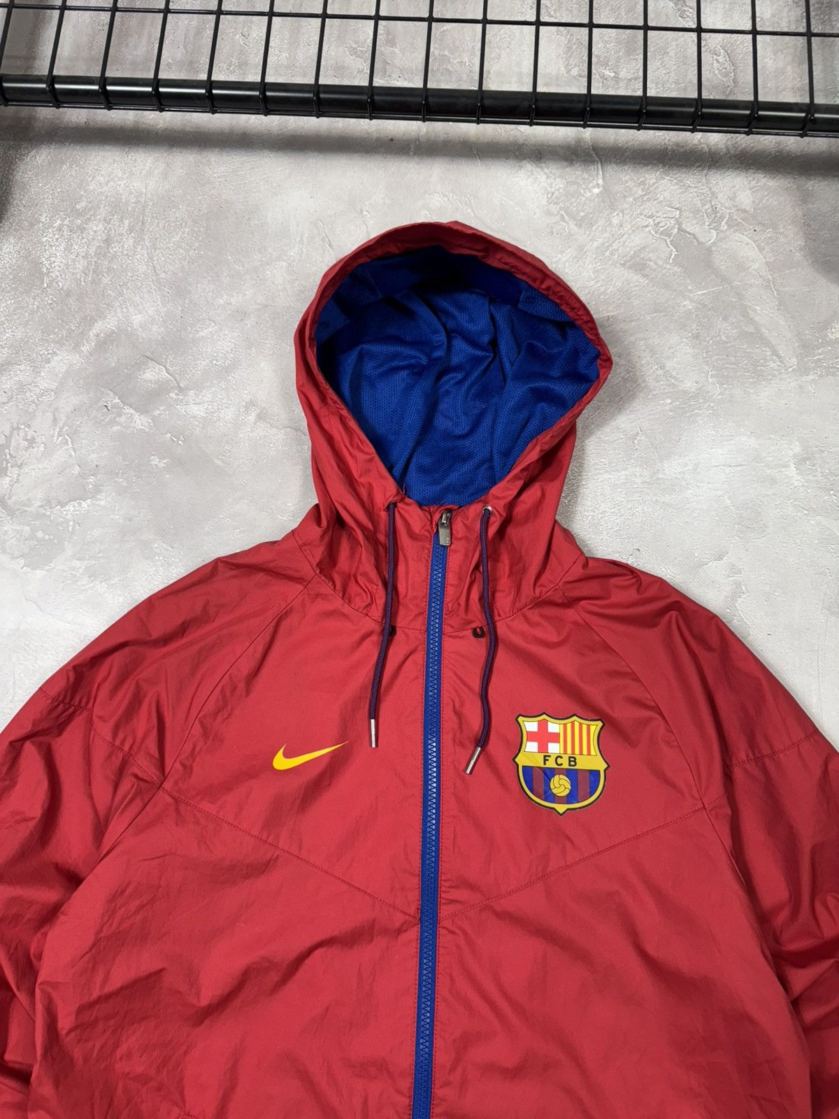 Nike Vintage Nike Barcelona Red Nylon Jacket Size US S / EU 44-46 / 1 - 3 Thumbnail