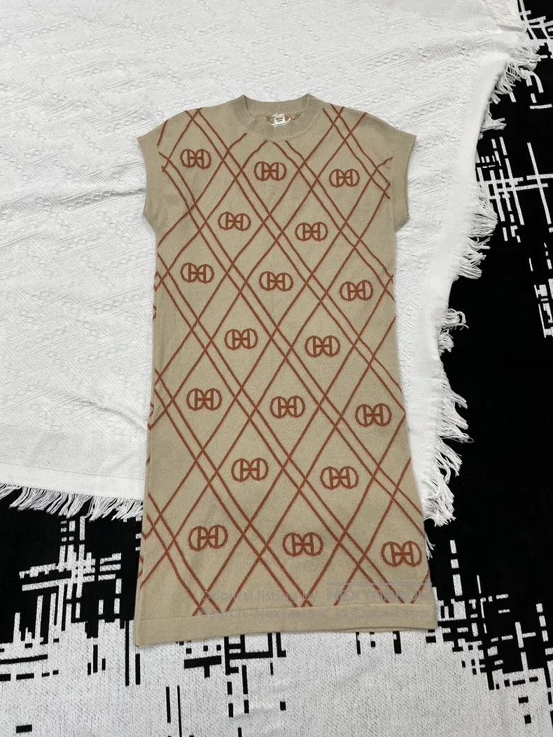 Hermes Hermes Printed Diamond Knitted Cashmere Dress Size XXS / US 00 / IT 34 - 1 Thumbnail
