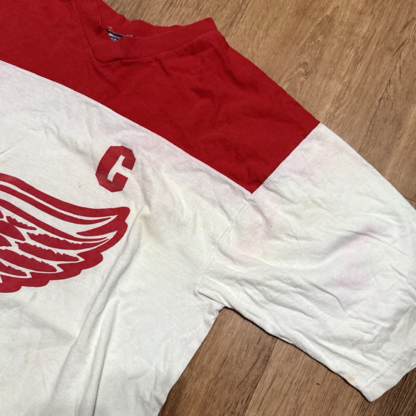 Red Wing VINTAGE Sport Attack Steve Yzerman Detroit Red Wings Shirt Mens XL Red White Mens Shirts Red White VTG Sports Tee Flaws Size US XL / EU 56 / 4 - 6 Thumbnail