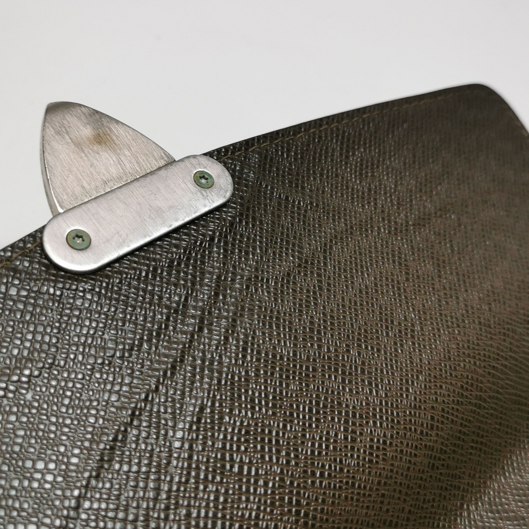 Louis Vuitton Louis Vuitton (LV) Cowhide Solid Color S-lock Clutch -y2506 Size ONE SIZE - 8 Thumbnail