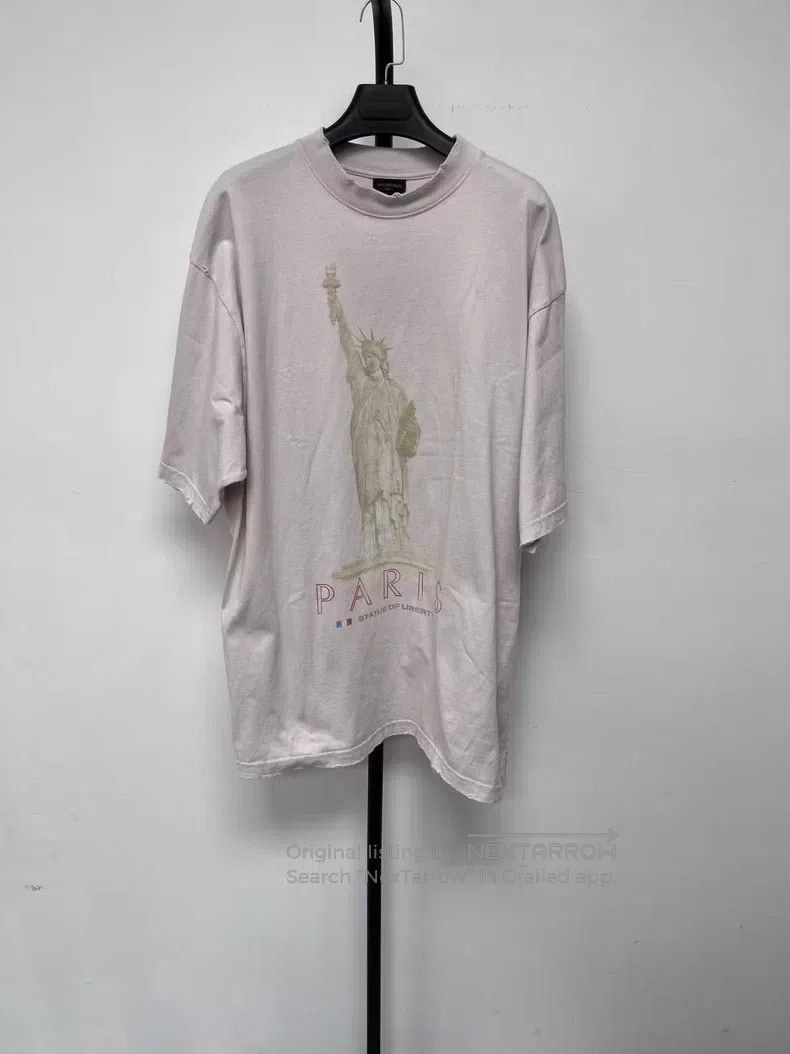 Balenciaga Balenciaga Statue of Liberty Letter Printed Round Neck Sho Size US M / EU 48-50 / 2 - 1 Thumbnail
