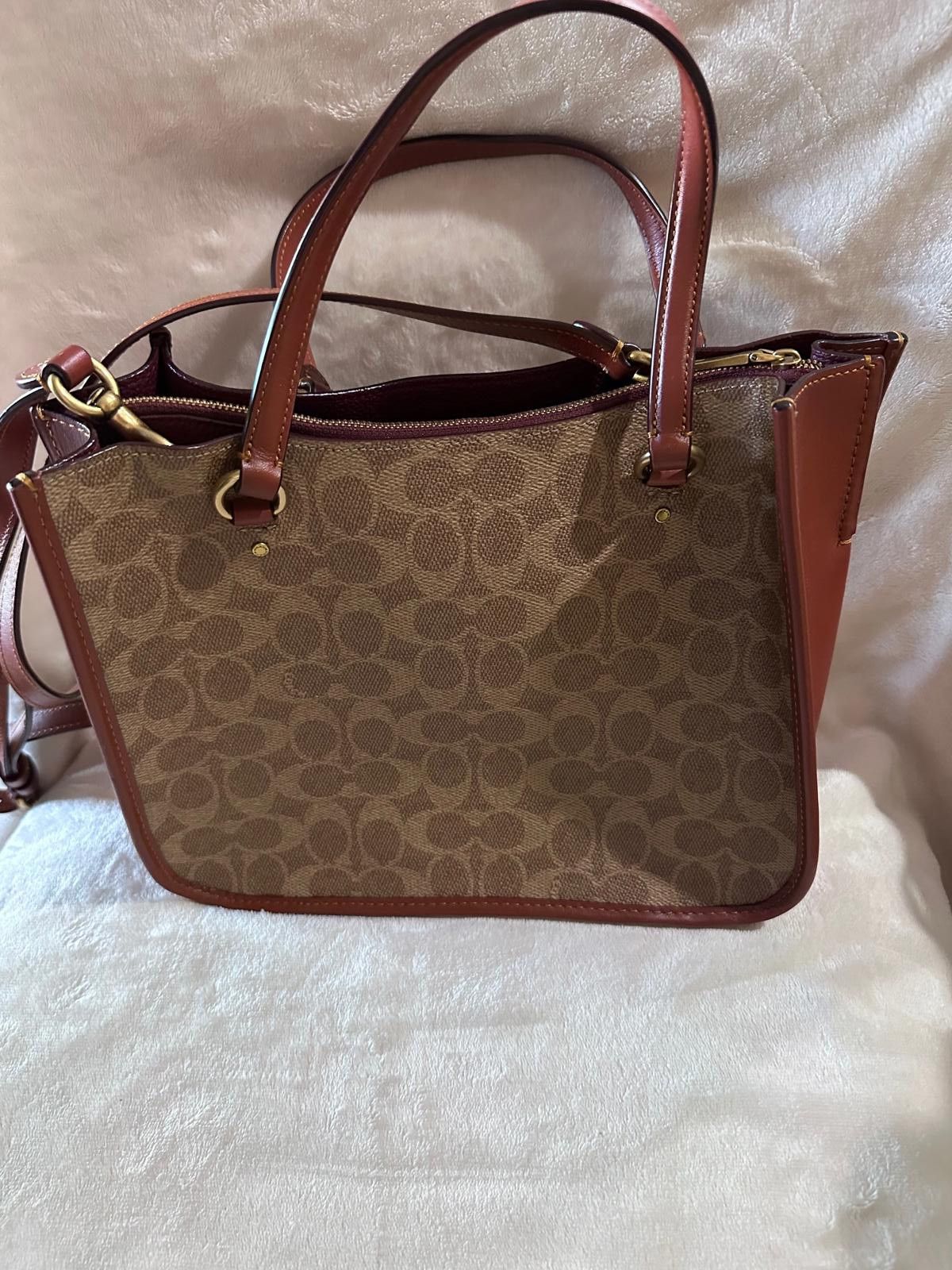 Coach Coach Signature Brown Leather Handbag with Shoulder Strap Size ONE SIZE - 1 Thumbnail