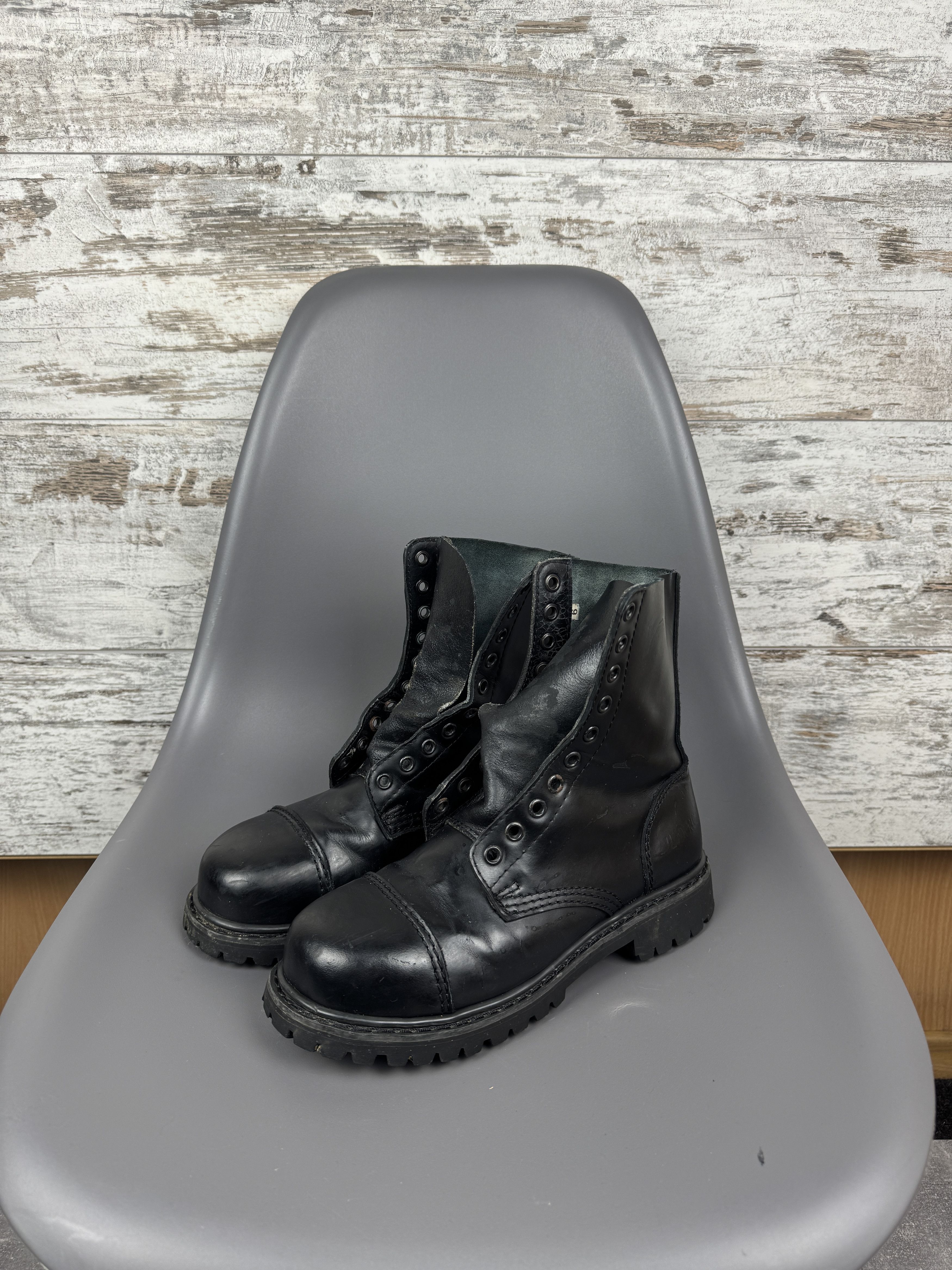 Vintage Vintage Undercover black Combat Steel Toe Leather Hi Boots 6 Size US 6 / EU 39 - 1 Thumbnail