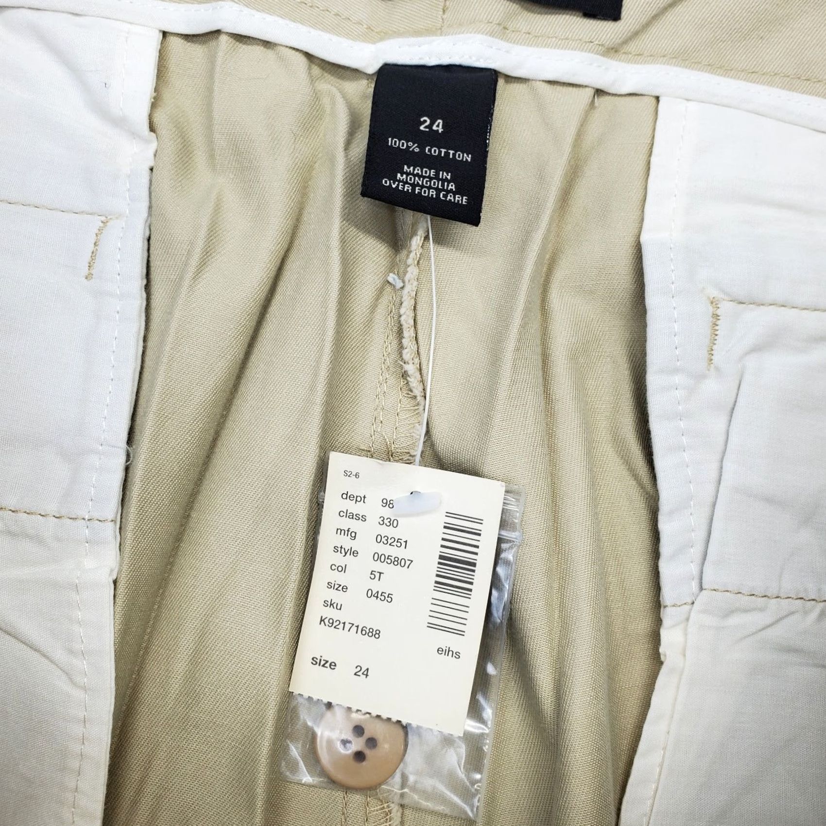 Vintage Venezia Chino Pants Womens 24 Tan Low Waist Slightly Relaxed Fit Straight Leg Size: 24 Womens Tan Chino Pants 33.5" Inseam Straight Leg 100% Cotton Size 42" / US 20 - 6 Thumbnail
