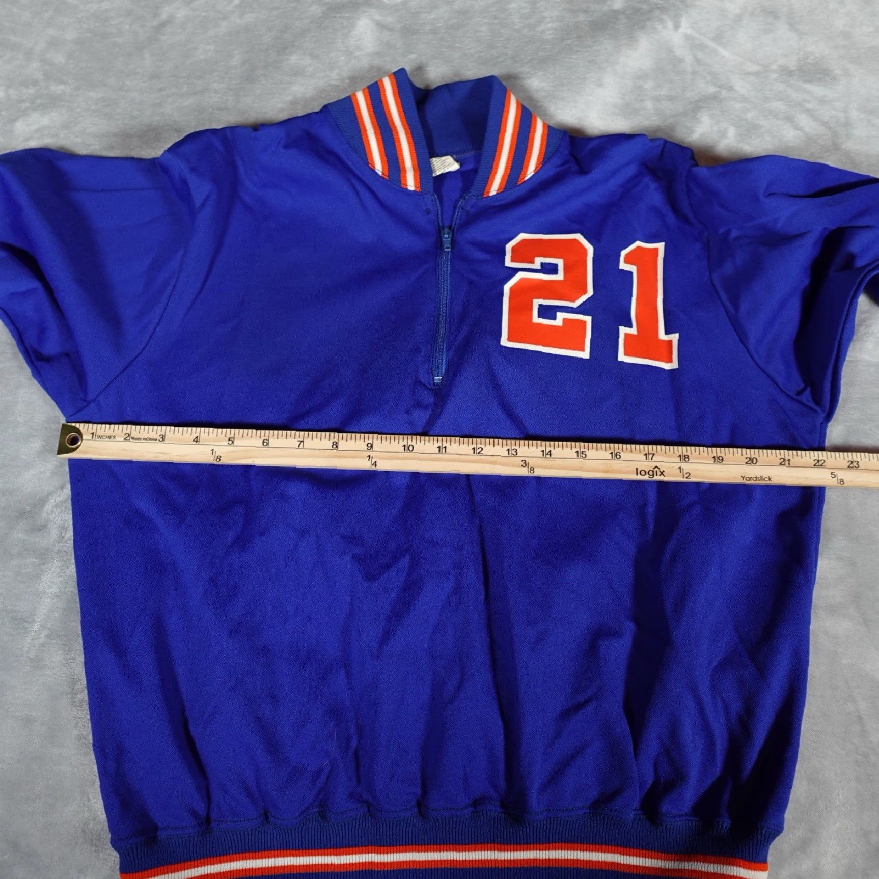 Vintage VINTAGE Bair Varsity 1/4 Zip Sweatshirt Mens XL (Fits M) Union Made 70s Blue Graphic Print Varsity Logo 1/4 Zip Mens XL Blue 70s Vintage Sportswear Size US M / EU 48-50 / 2 - 7 Thumbnail