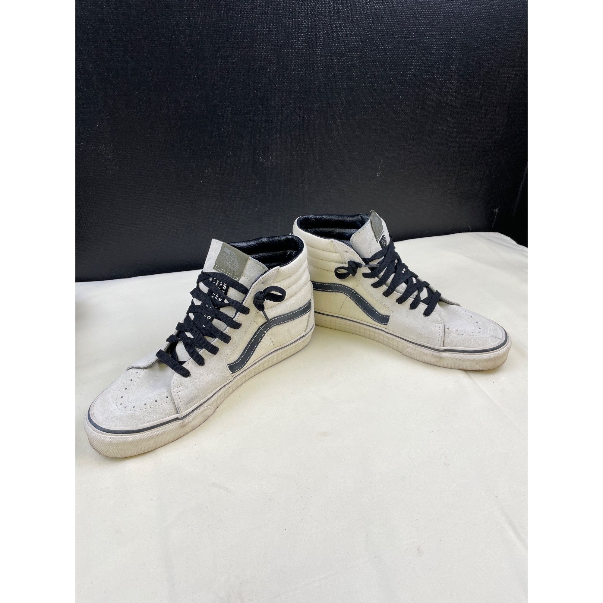Vans Vans Unisex White Suede High top Skater Shoes/ Sneakers Size Size US 8.5 / EU 41-42 - 3 Thumbnail