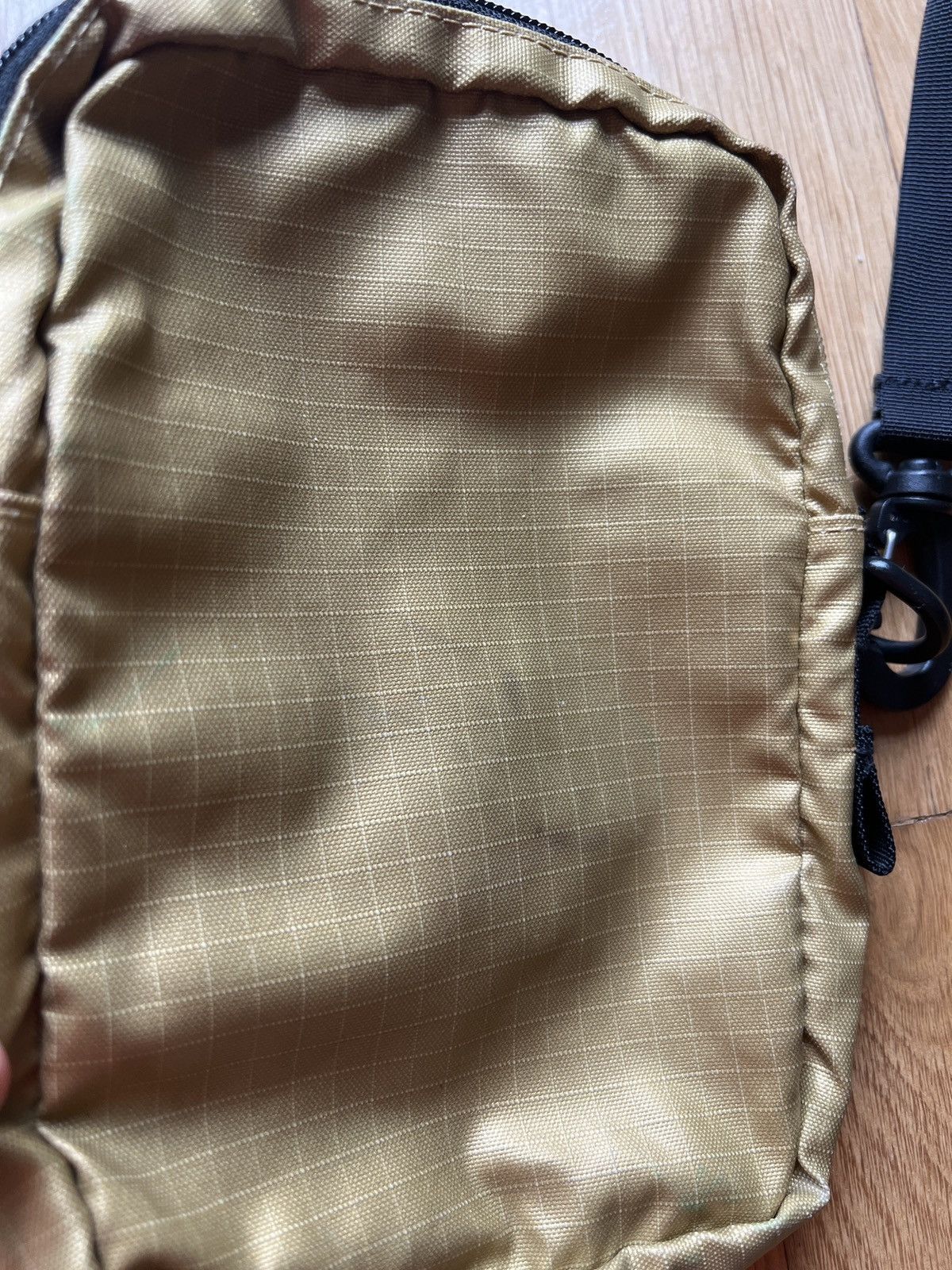 Supreme × The North Face Supreme x The North Face Metallic Shoulder Bag (SS18) Size ONE SIZE - 9 Thumbnail