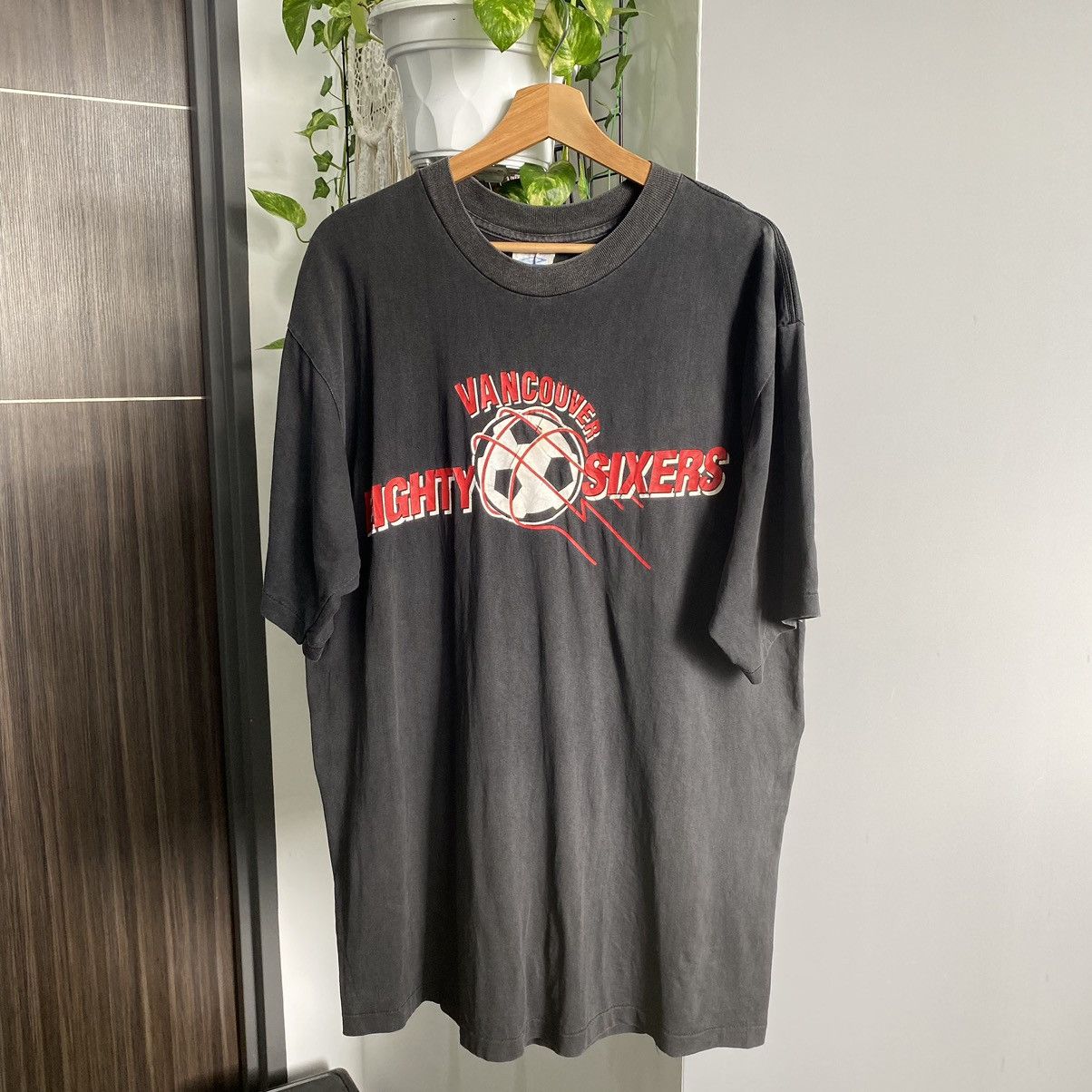 Umbro 💥SICK💥THRASHED Faded Vintage 90s Umbro ERD OASIS TSHIRT Size US L / EU 52-54 / 3 - 4 Thumbnail