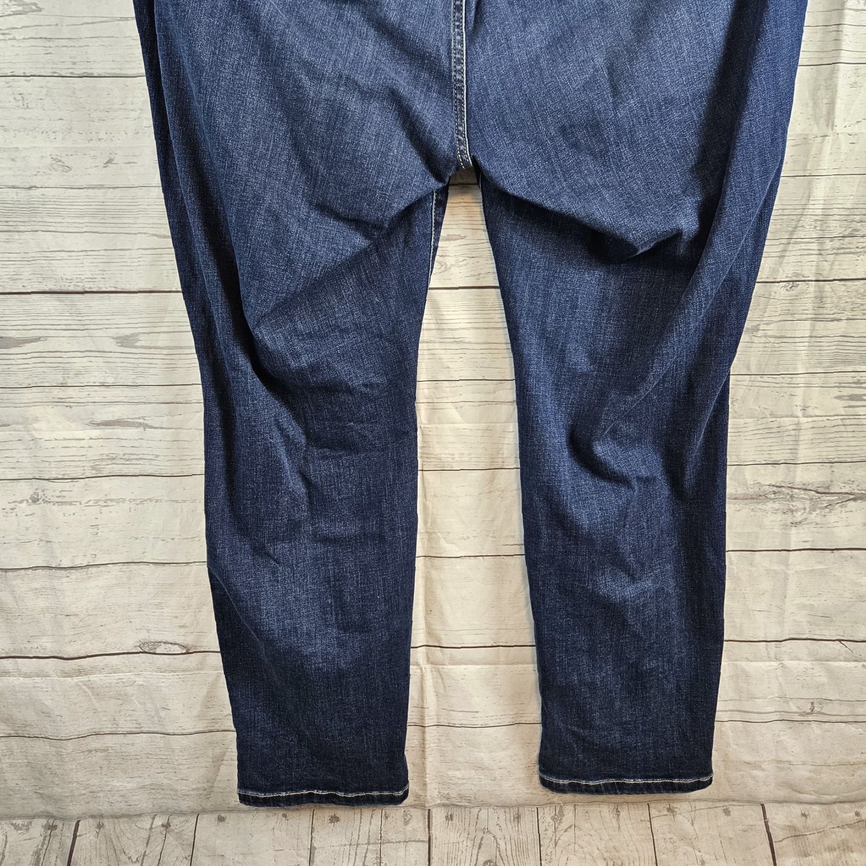 Torrid **Torrid Women's Blue High Rise Size 3X Distressed Straight Leg Jeans** User: Torrid Women's Blue High Rise Size 3X Distressed Straight Leg Jeans Size 40" / US 18 - 5 Thumbnail