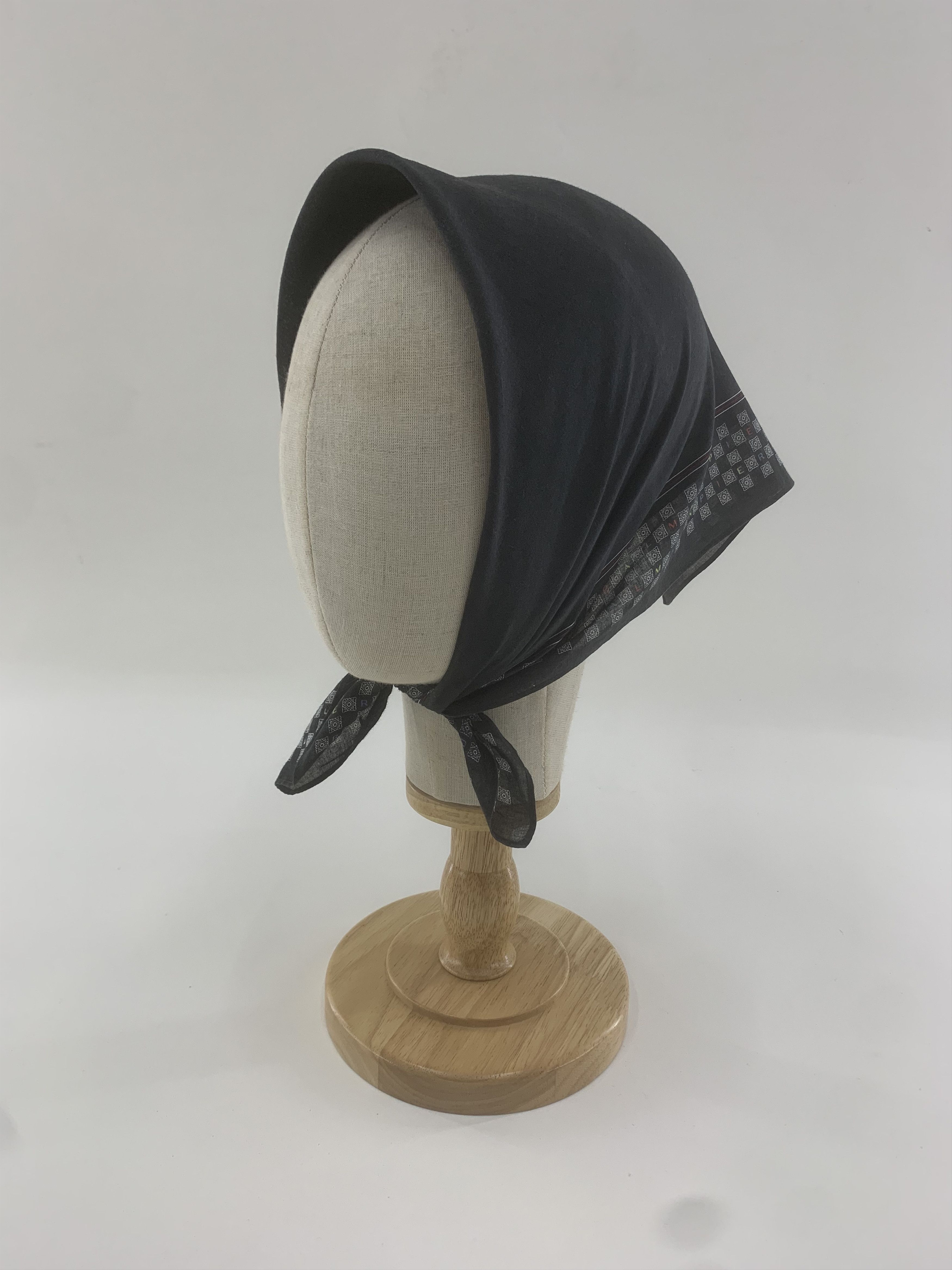 Pierre Balmain Pierre Balmain Handkerchief Bandana Neckerchief TB3443 Size ONE SIZE - 1 Thumbnail