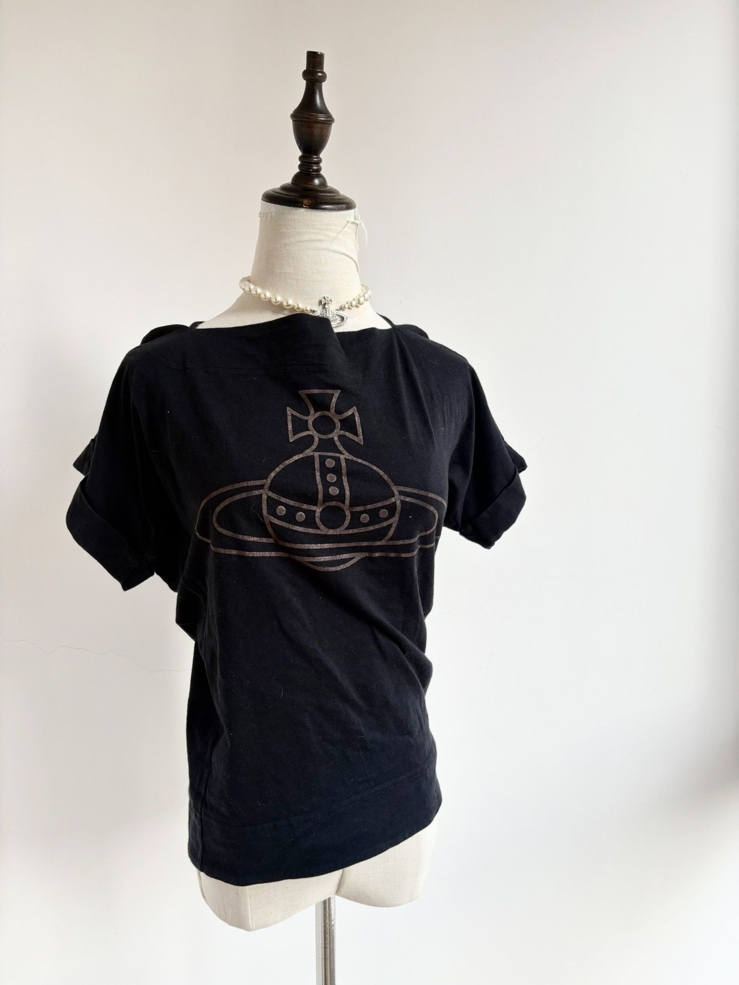 Vivienne Westwood Vivienne Westwood Vintage Saturn Short Sleeve T-shirt Size XS / US 0-2 / IT 36-38 - 1 Thumbnail