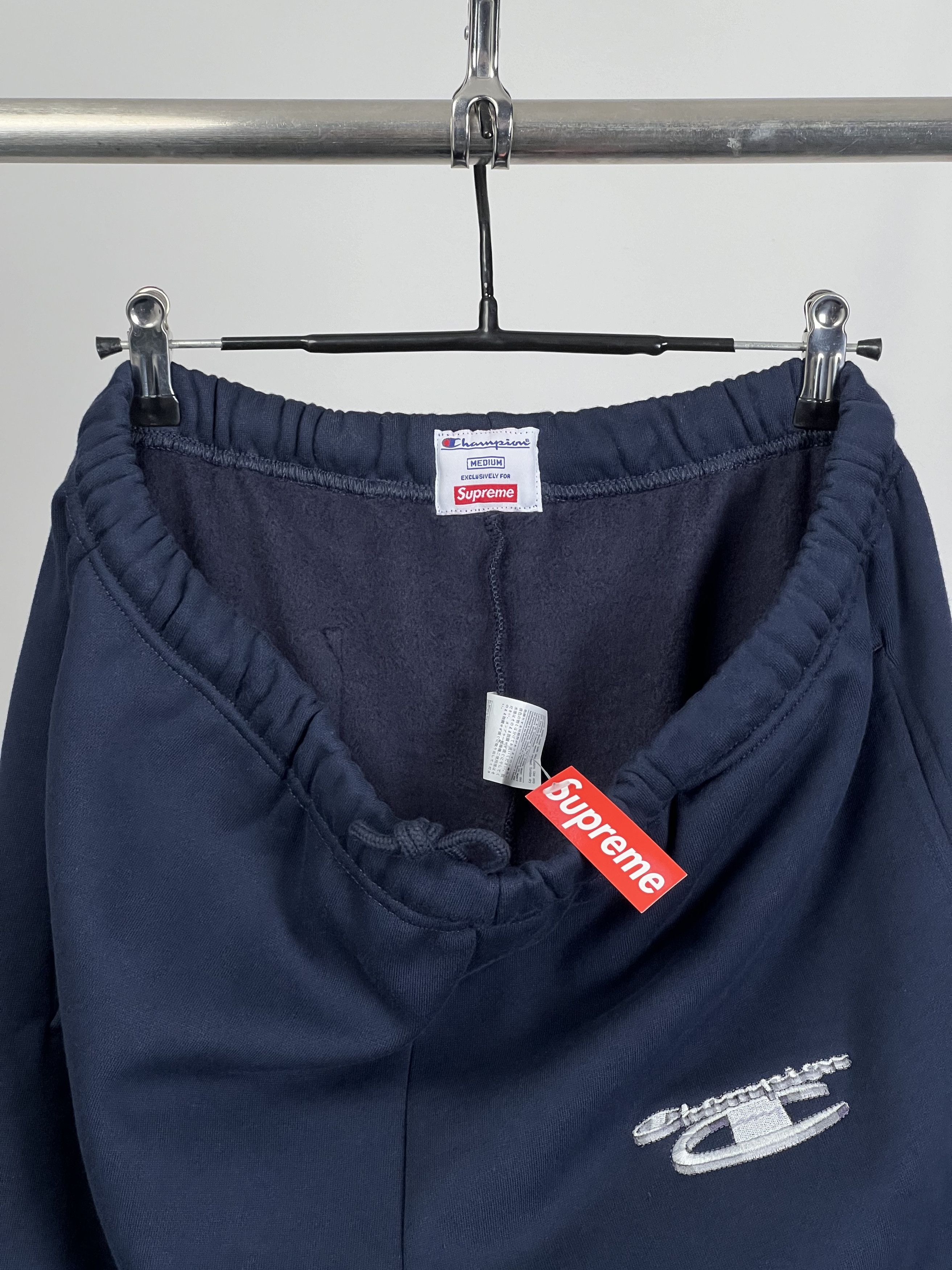 Champion × Supreme Brand New SUPREME®/CHAMPION® 3D METALLIC SWEATPANT FW18 M Size US 32 / EU 48 - 4 Thumbnail