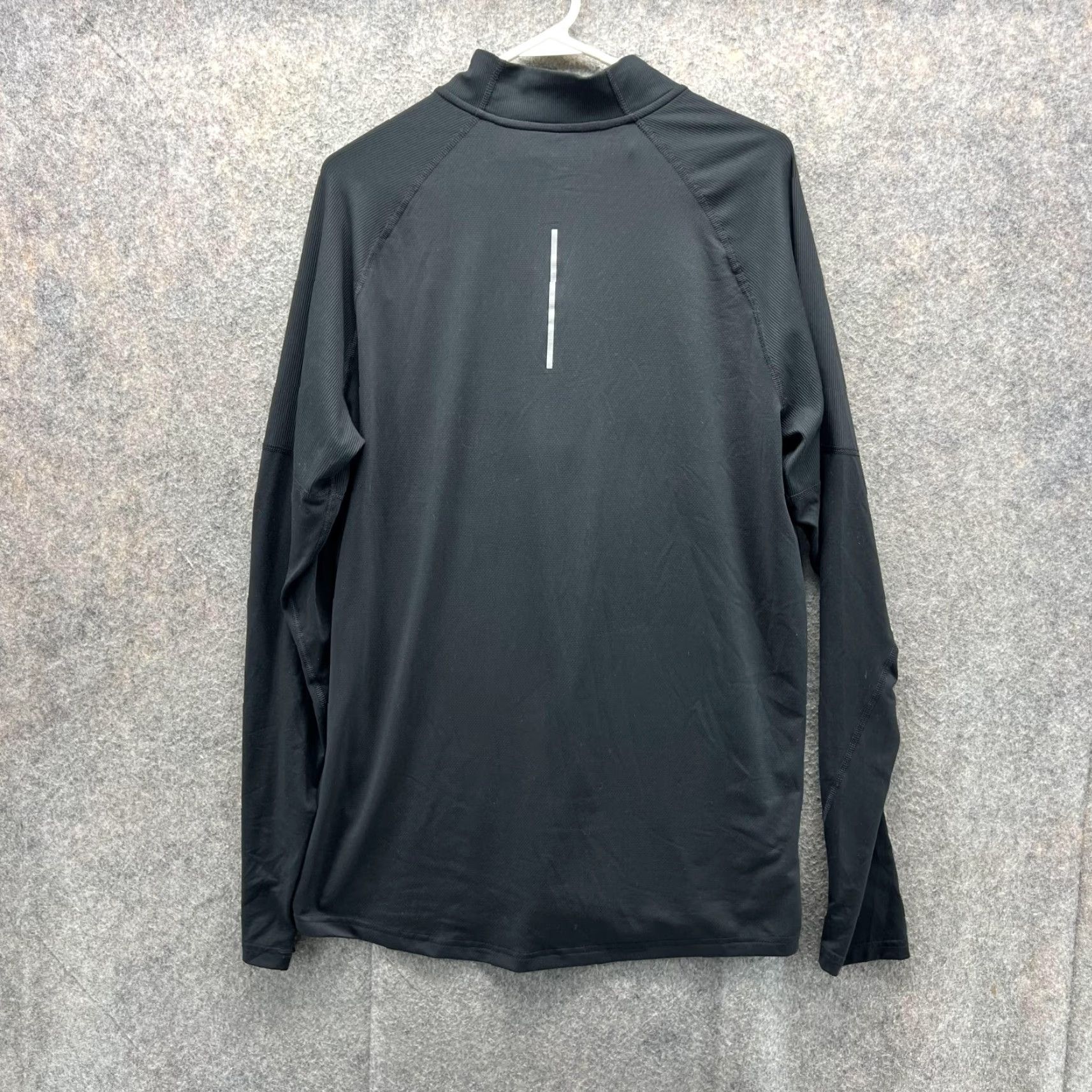 Nike VINTAGE Nike Sweatshirt Men Large Adult Black Athletic Running Dri Fit Polyester Swoosh Size US L / EU 52-54 / 3 - 3 Thumbnail