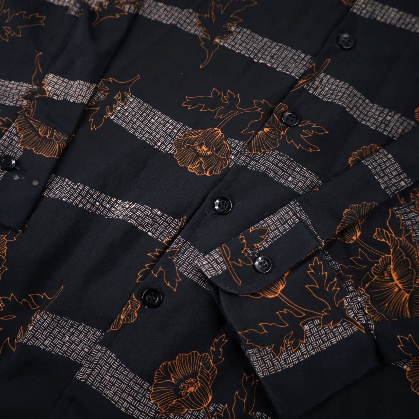 Vintage VINTAGE Studio One by Campus Floral Button Up Shirt Mens Large Black Long Sleeve Clothing Size US L / EU 52-54 / 3 - 4 Thumbnail