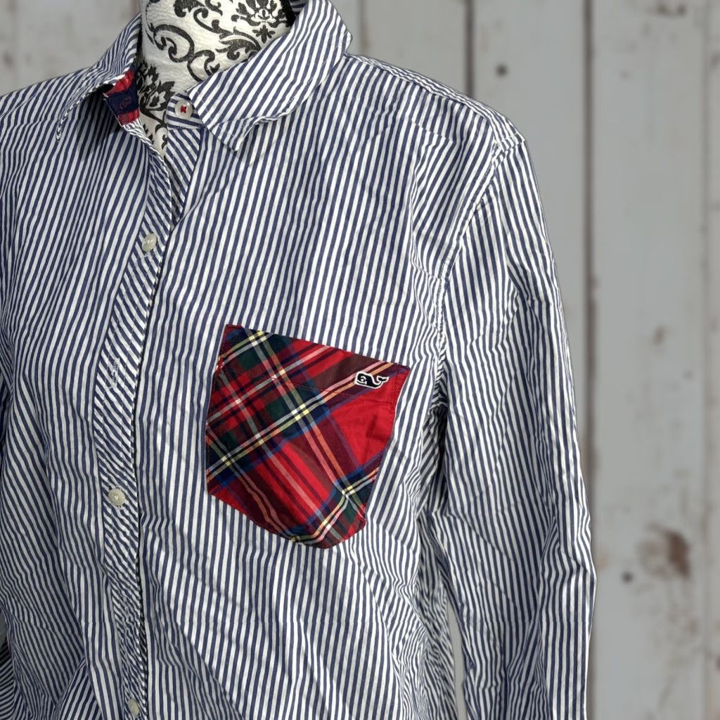 Vineyard Vines Vineyard Vines Button-Up Shirt Womens Size 16 Blue Red Striped Plaid Relaxed Classic Preppy Shirt Women Mens? Size XXL / US 16-18 / IT 52-54 - 1 Thumbnail