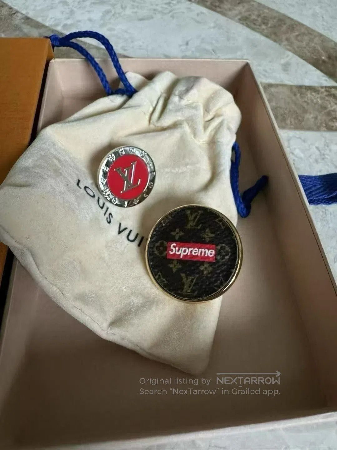 Louis Vuitton LV Supreme Brooch Pair. Size ONE SIZE - 2 Thumbnail
