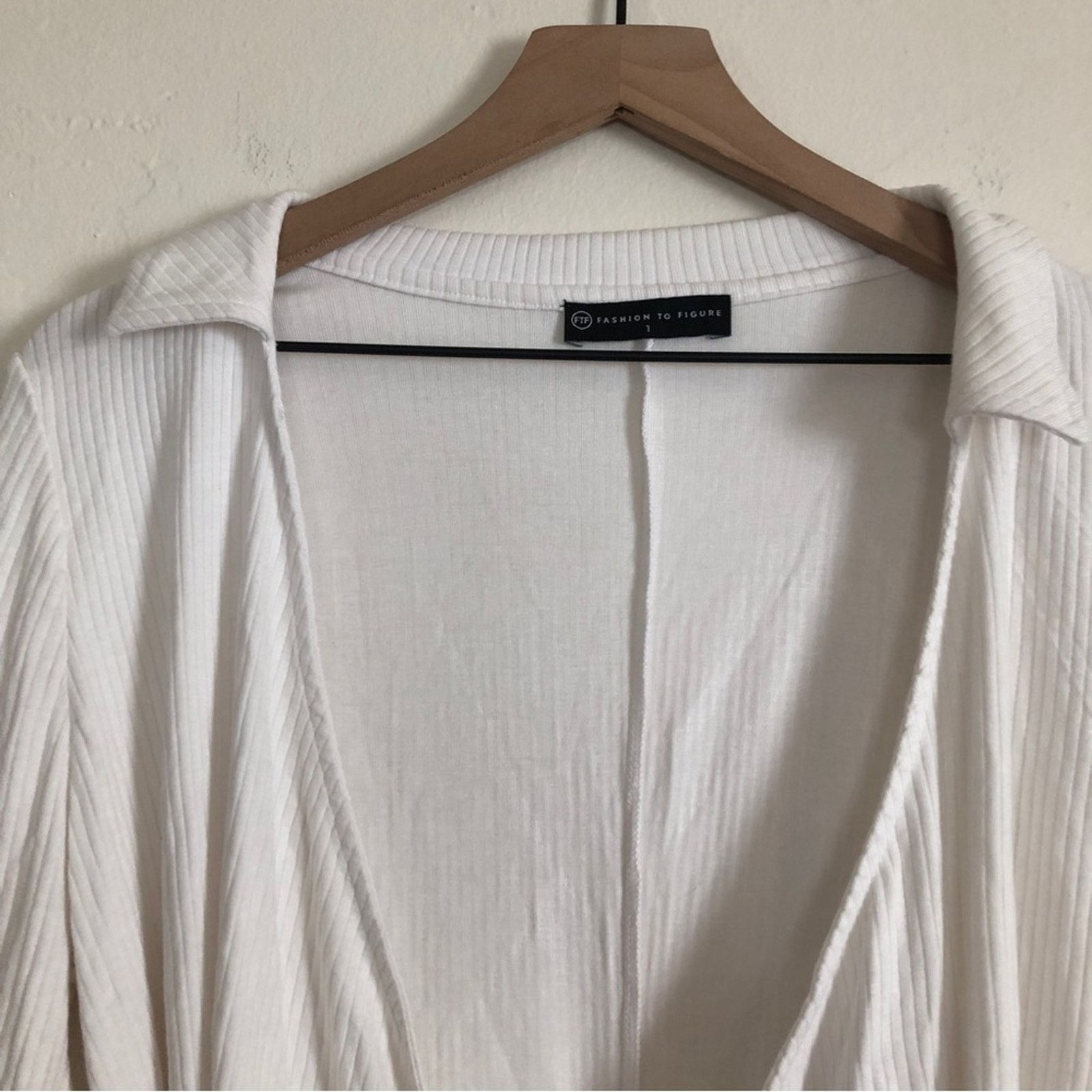 Other Fashion to Figure White Rib Long Sleeve Crop Wrap Blouse Top Size XL / US 12-14 / IT 48-50 - 3 Thumbnail