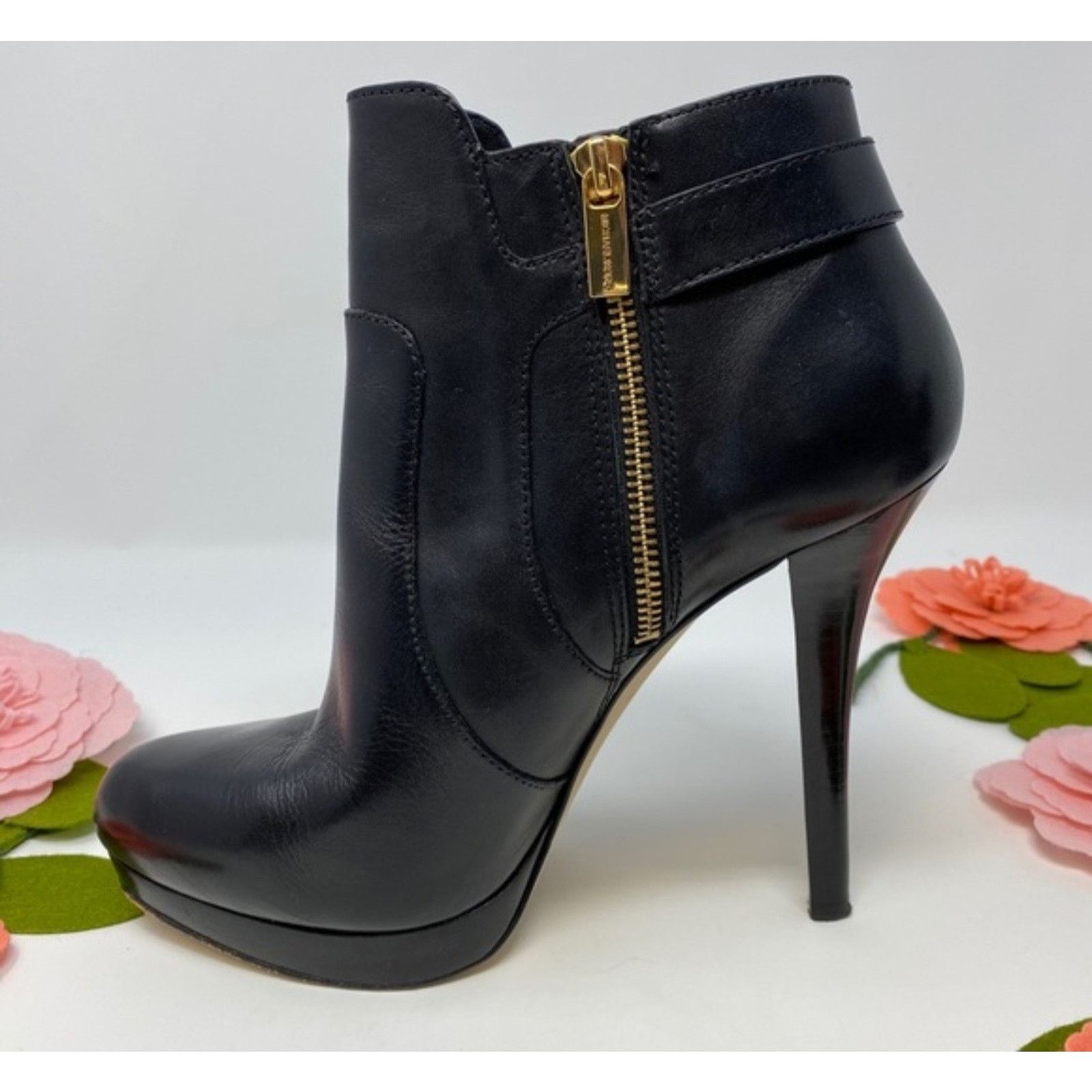 Michael Kors MICHAEL Michael Kors Wyatt Leather Ankle Booties GUC $195 6M Size US 6 / IT 36 - 5 Thumbnail
