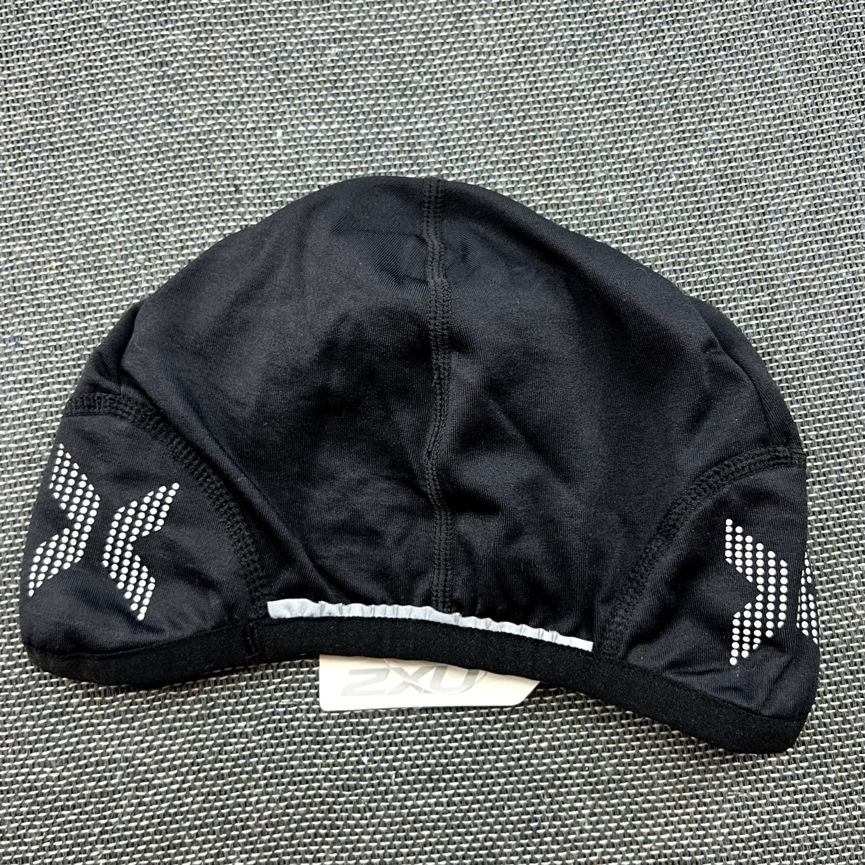 2XU 2XU Running Cap Beanie Hat One Size Lightweight OSFA Unisex Adults Black Polyester Softshell Winter Casual Mens Womens Size ONE SIZE - 5 Thumbnail