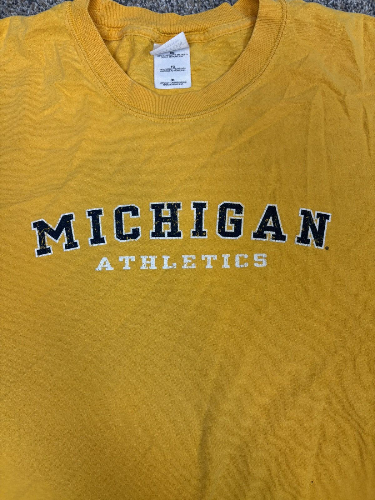 Gildan Y2k yellow michigan athletics u of m long sleeve tshirt Size US XL / EU 56 / 4 - 4 Thumbnail