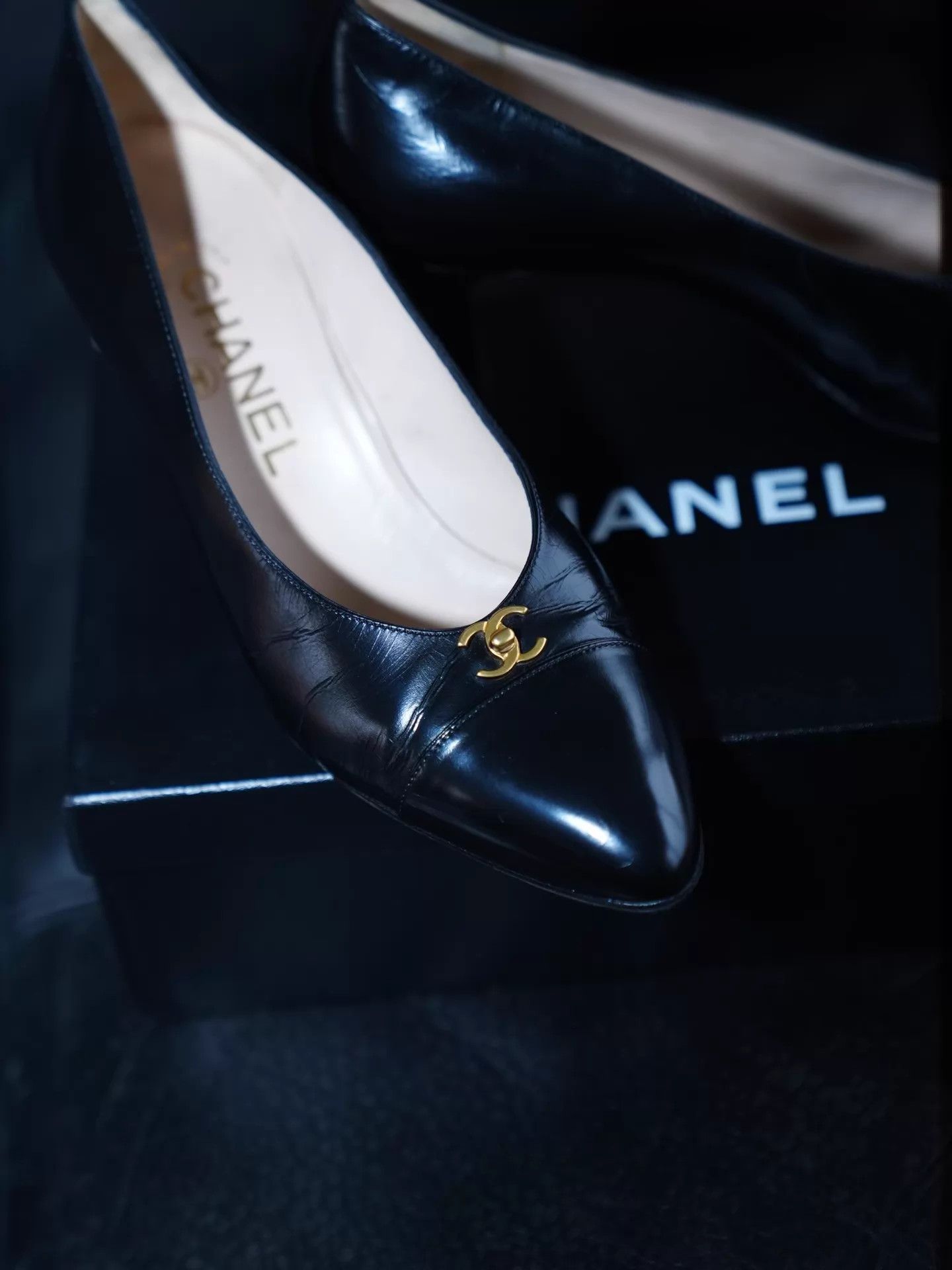 Chanel Chanel Vintage Black & Gold Baguette Buckle Block Heels 37 Size US 6.5 / IT 36.5 - 3 Thumbnail