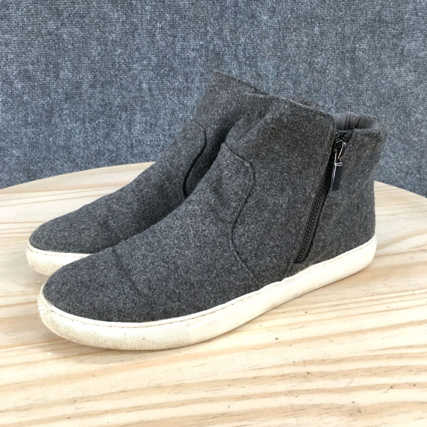 Kenneth Cole Kenneth Cole Boots Womens 9 M Keenan Ankle Bootie Gray Side Zip Comfort Casual Size US 9 / IT 39 - 6 Thumbnail